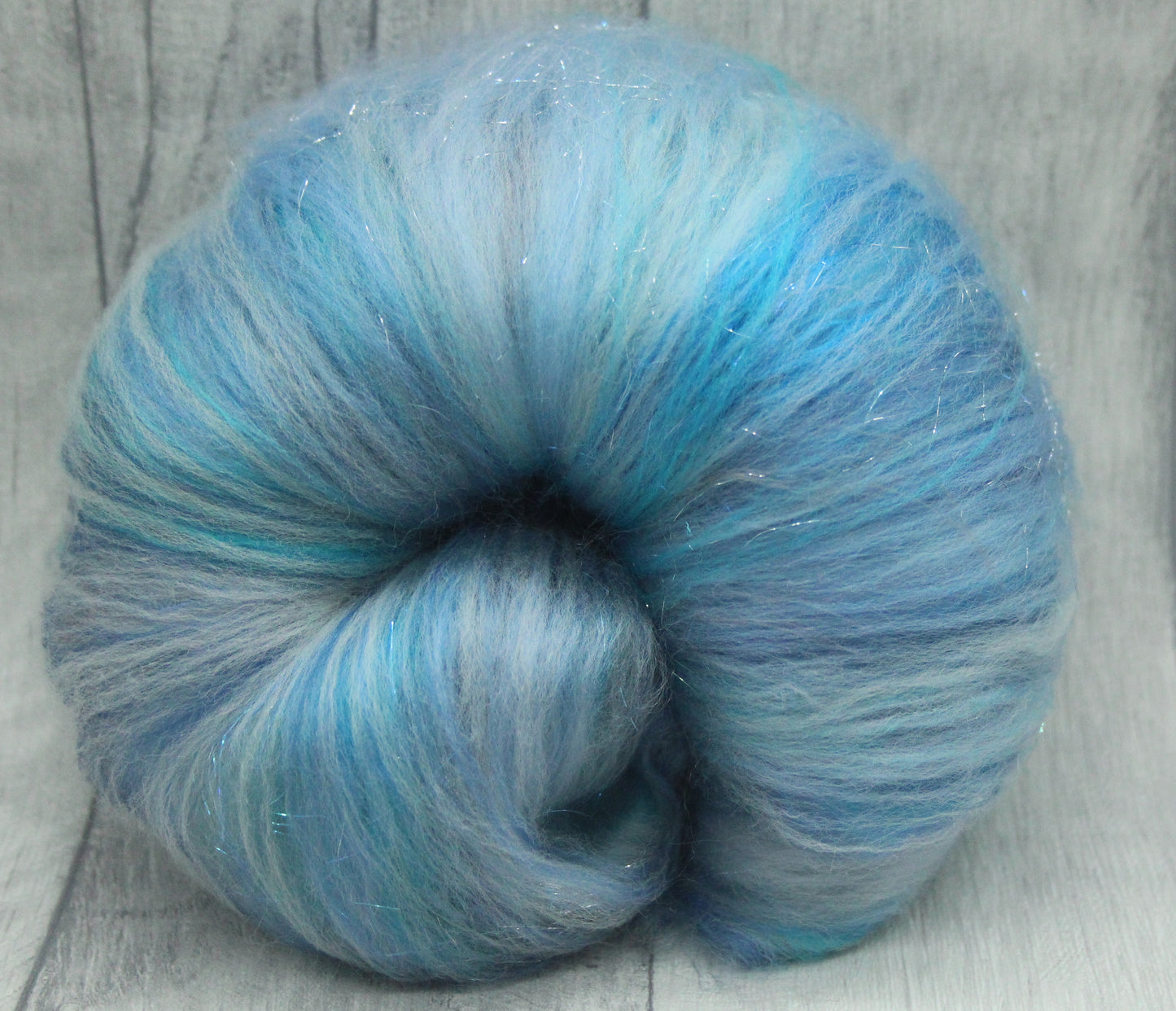 Merino Art Batt - White Blue - 66 grams 2.3 oz - Wool for felting, spinning and weaving