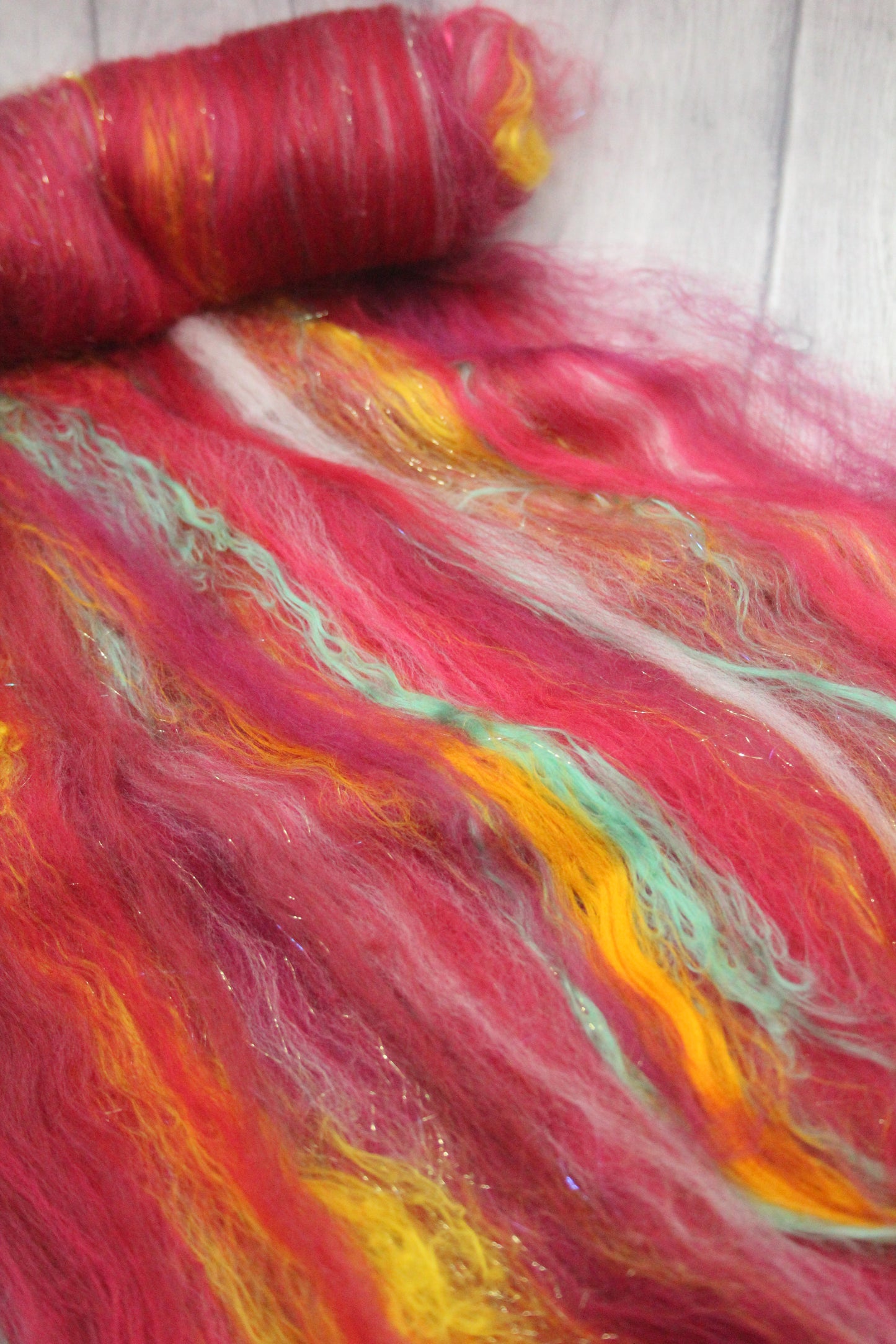 Merino Art Batt - Red - 35 grams 1.2 oz - Wool for felting, spinning and weaving