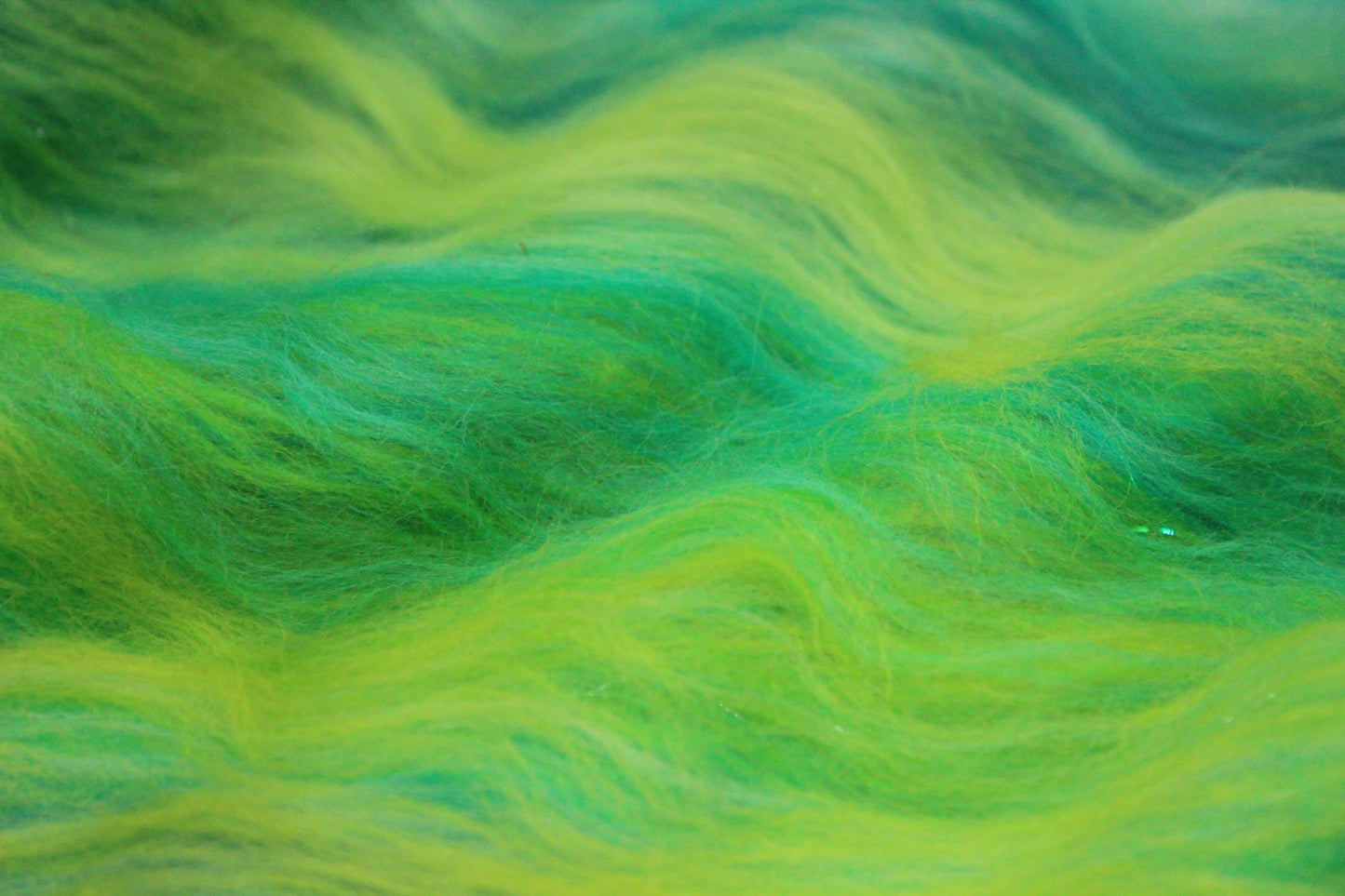 Merino Art Batt - Green - 42 grams 1.4 oz - Wool for felting, spinning and weaving