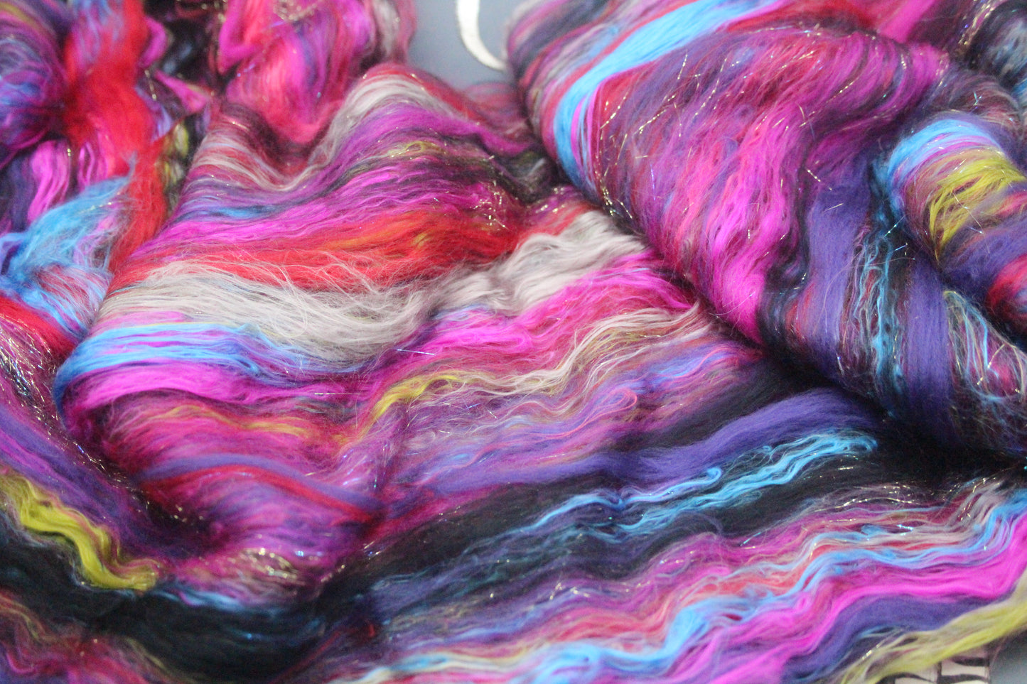 Supersoft Merino Art Batt - Black Purple Red Pink - 40 grams 1.4 oz - Wool for felting, spinning and weaving