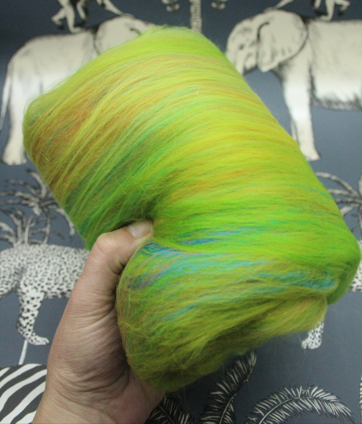 Merino Art Batt - Green - 62 grams 2.1 oz - Wool for felting, spinning and weaving