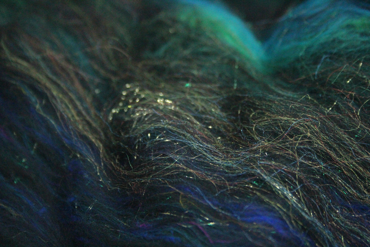 Merino Art Batt - Blue Green Black - 44 grams 1.5 oz - Wool for felting, spinning and weaving