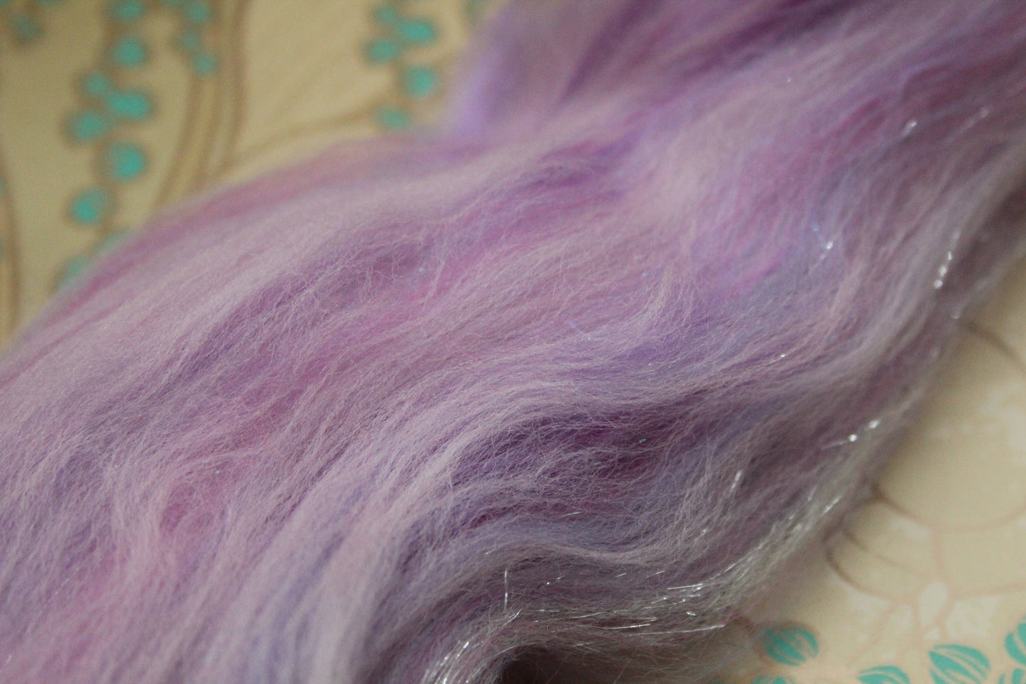 Merino Wool Blend - Pink Purple - 20 grams / 0.7 oz + 7 grams of locks - Fibre for felting, weaving or spinning