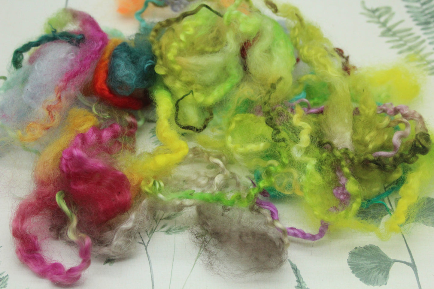 25 Grams Wool Imperfect Locks