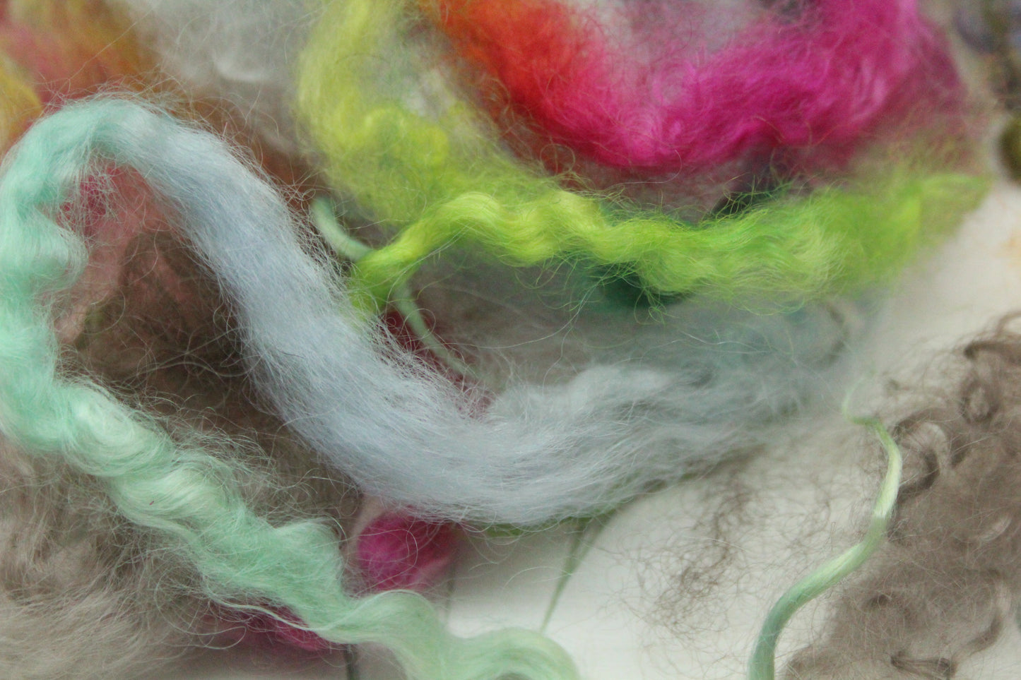 25 Grams Wool Imperfect Locks