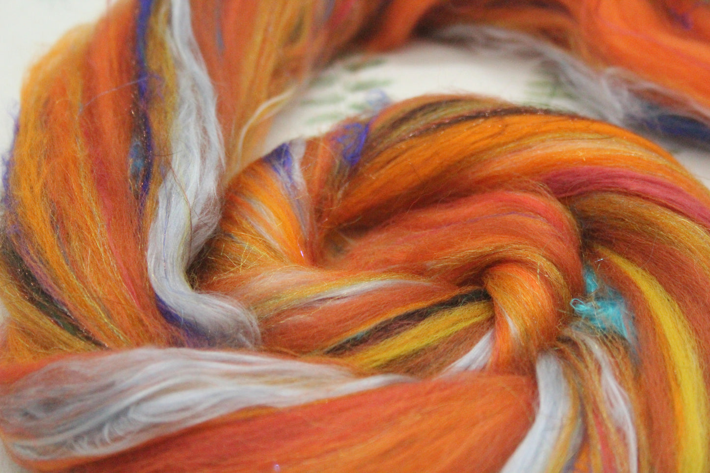Wool Blend - White - 33 grams / 1.1 oz - Fibre for felting, weaving or spinning