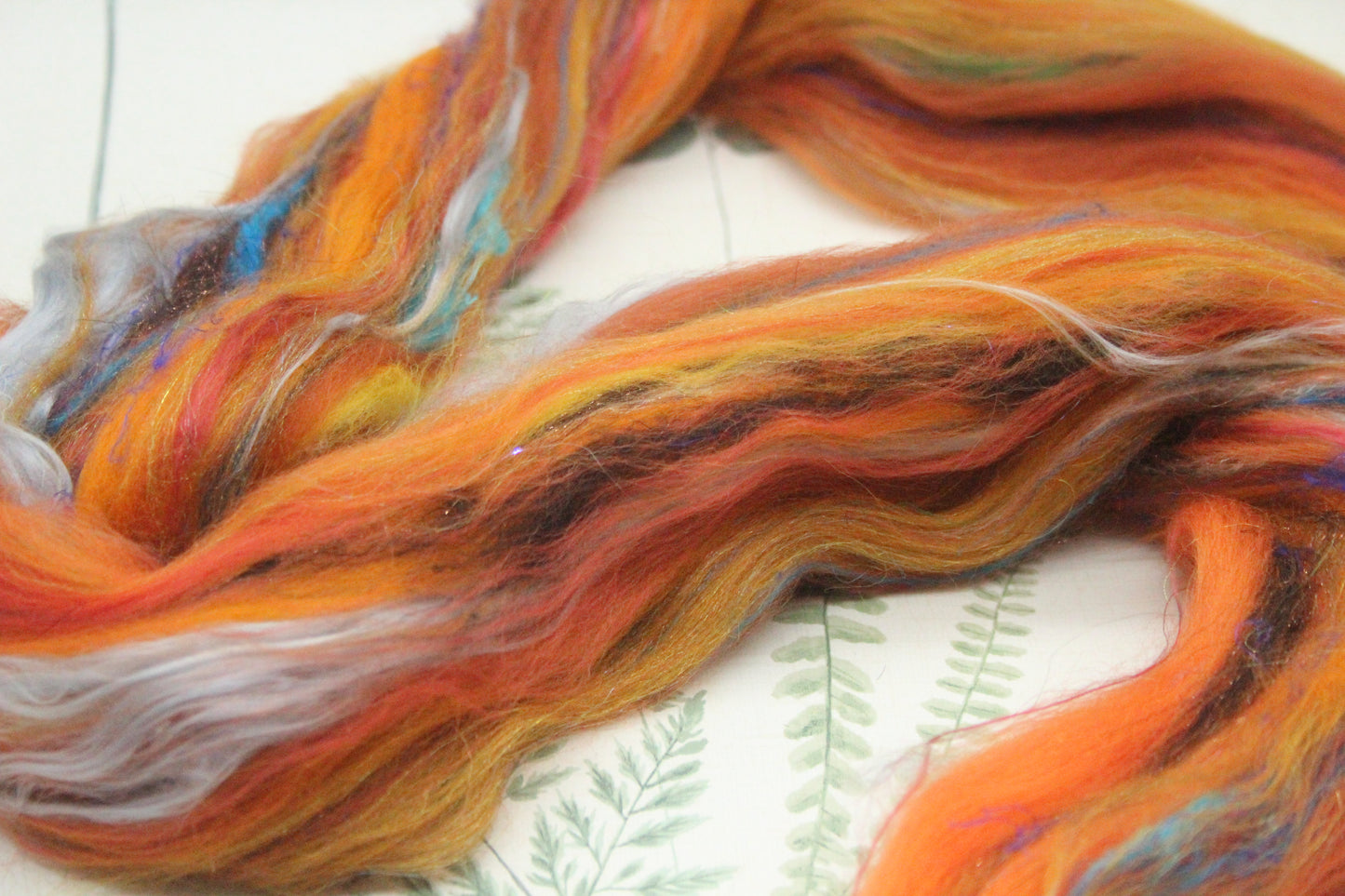 Wool Blend - White - 33 grams / 1.1 oz - Fibre for felting, weaving or spinning