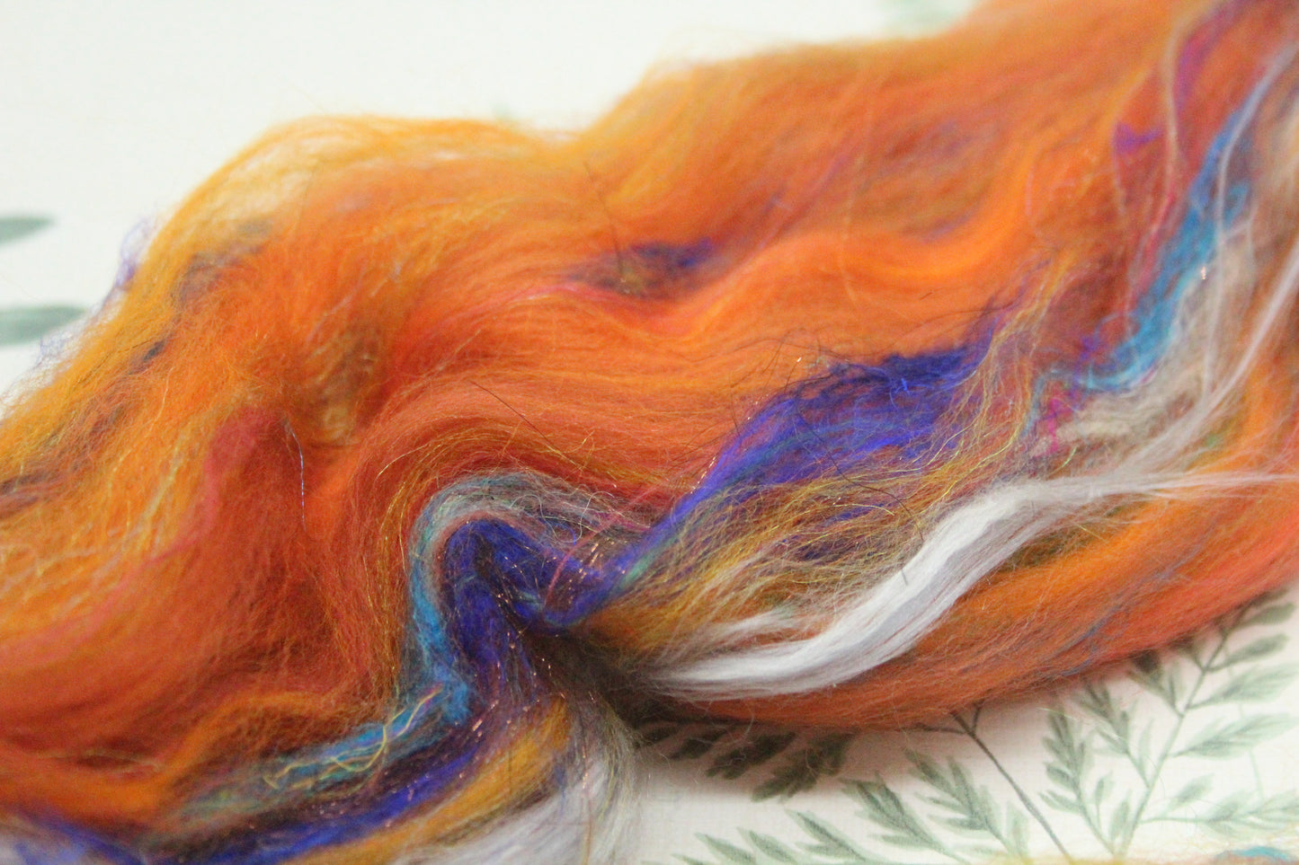 Wool Blend - White - 33 grams / 1.1 oz - Fibre for felting, weaving or spinning