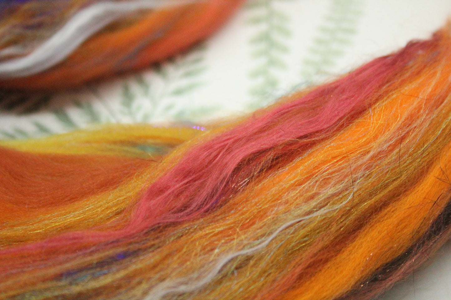Wool Blend - White - 33 grams / 1.1 oz - Fibre for felting, weaving or spinning