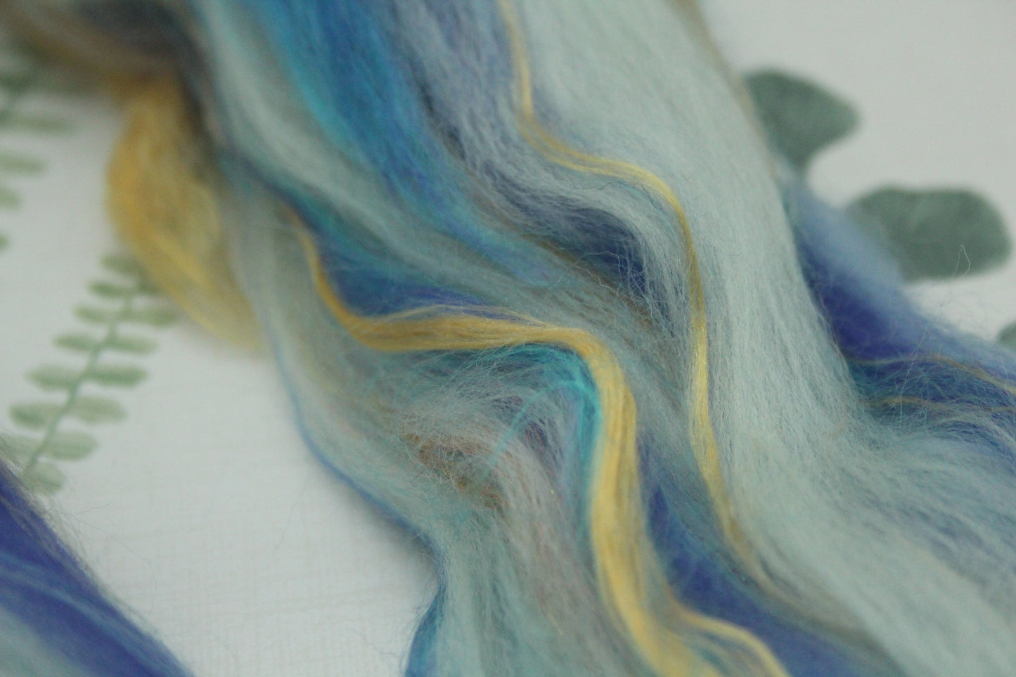Merino Wool Blend - Orange Blue - 20 grams / 0.7 oz - Fibre for felting, weaving or spinning