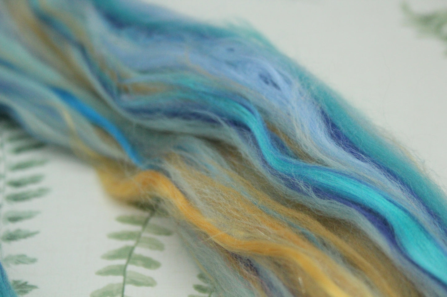 Merino Wool Blend - Orange Blue - 20 grams / 0.7 oz - Fibre for felting, weaving or spinning
