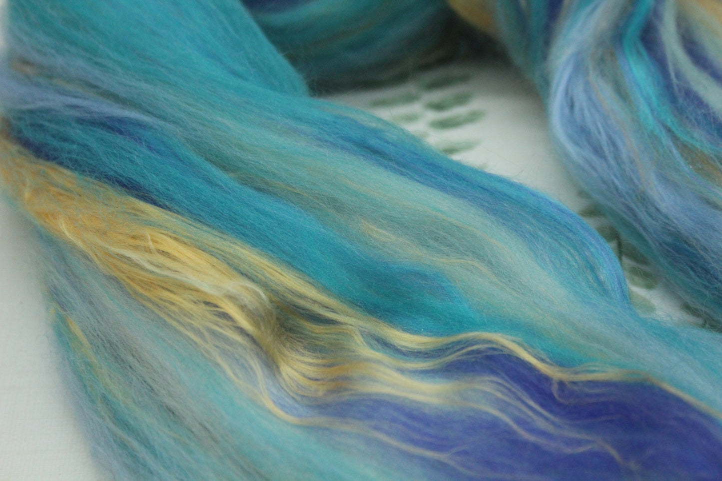 Merino Wool Blend - Orange Blue - 20 grams / 0.7 oz - Fibre for felting, weaving or spinning