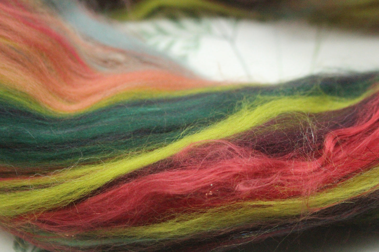 Merino Wool Blend - Red Green - 59 grams / 2 oz - Fibre for felting, weaving or spinning