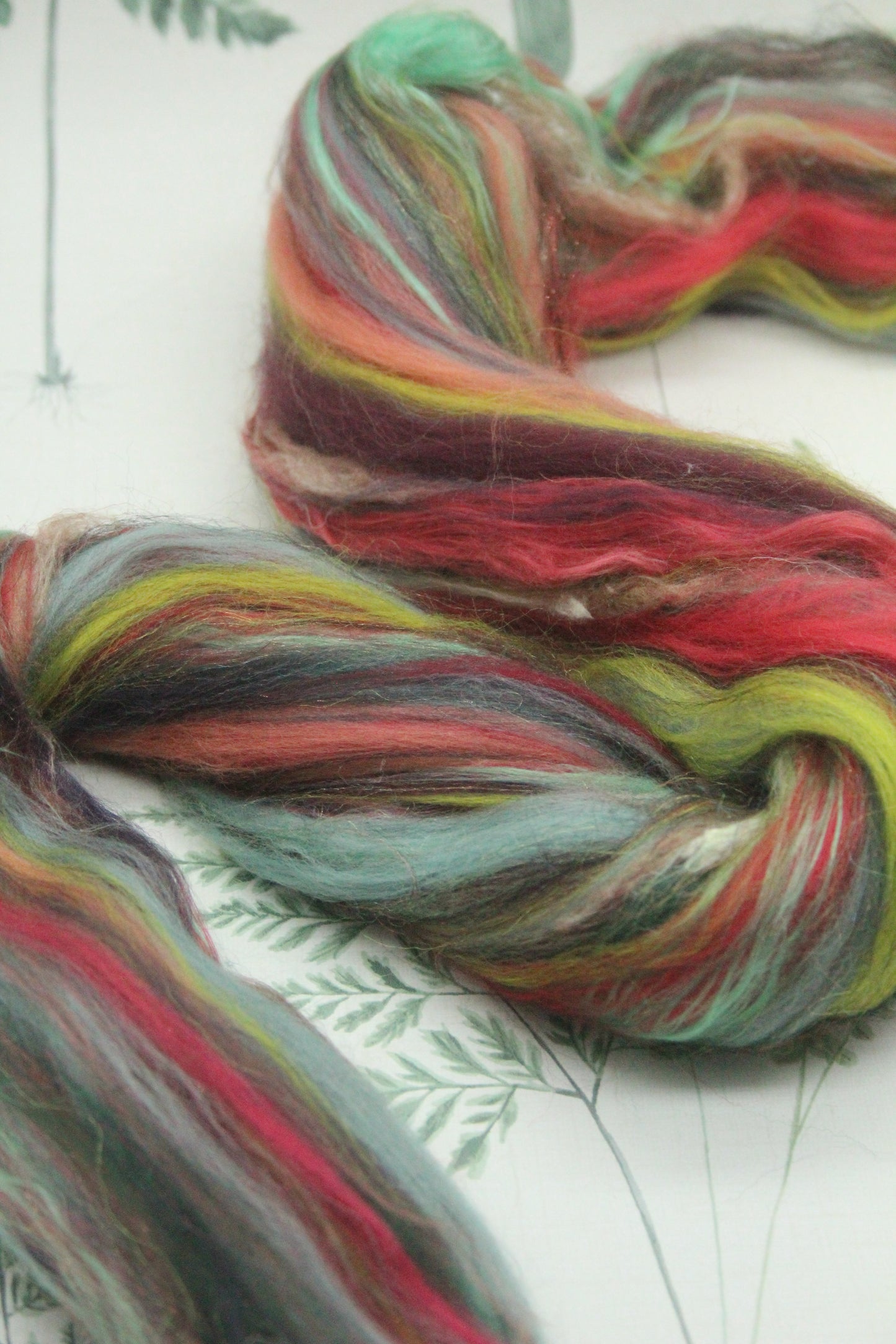 Wool Blend - Orange Brown - 25 grams / 0.8 oz - Fibre for felting, weaving or spinning