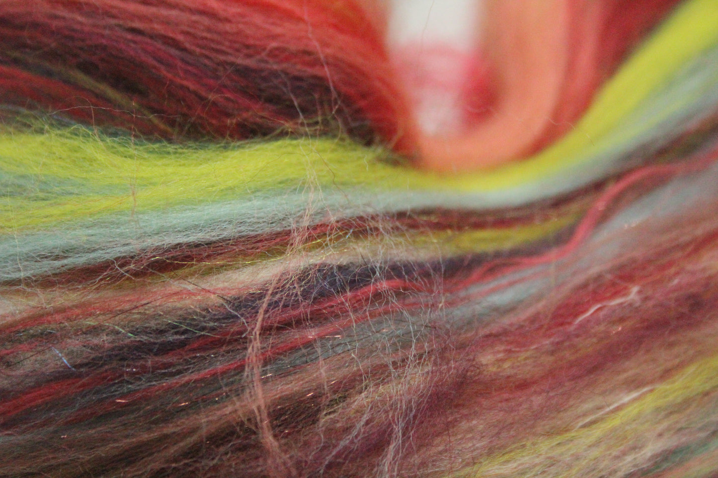 Merino Wool Blend - Red Green - 26 grams / 0.9 oz - Fibre for felting, weaving or spinning