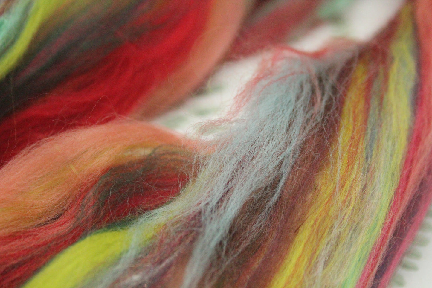 Merino Wool Blend - Red Green - 26 grams / 0.9 oz - Fibre for felting, weaving or spinning