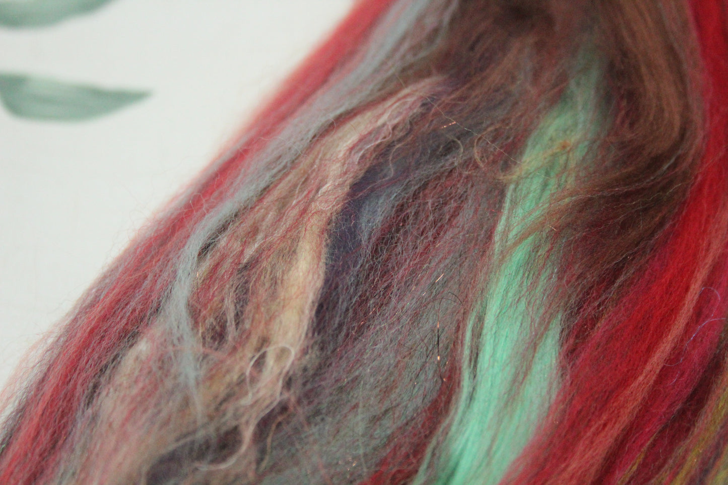 Merino Wool Blend - Red Green - 26 grams / 0.9 oz - Fibre for felting, weaving or spinning