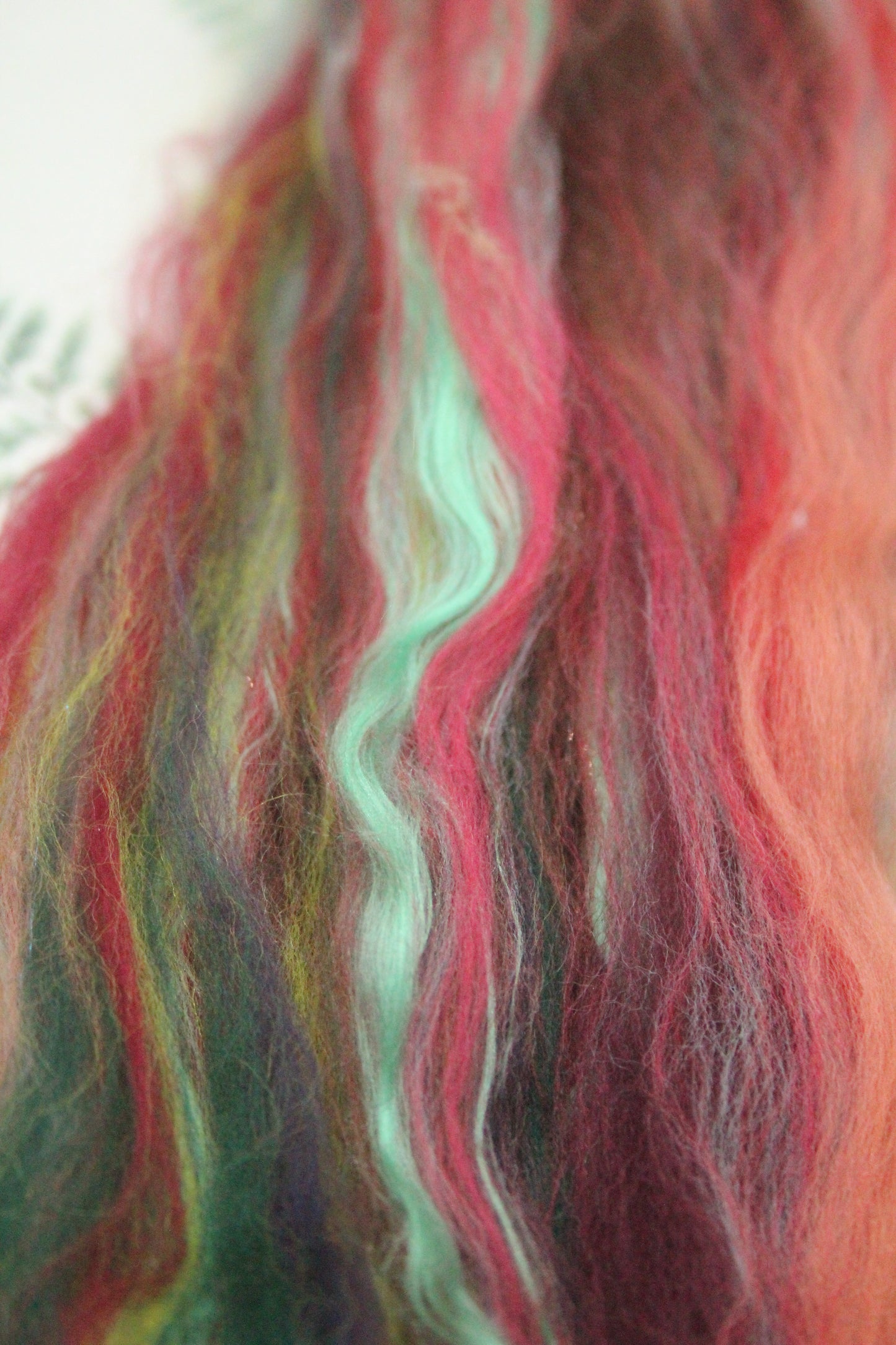 Merino Wool Blend - Red Green - 26 grams / 0.9 oz - Fibre for felting, weaving or spinning