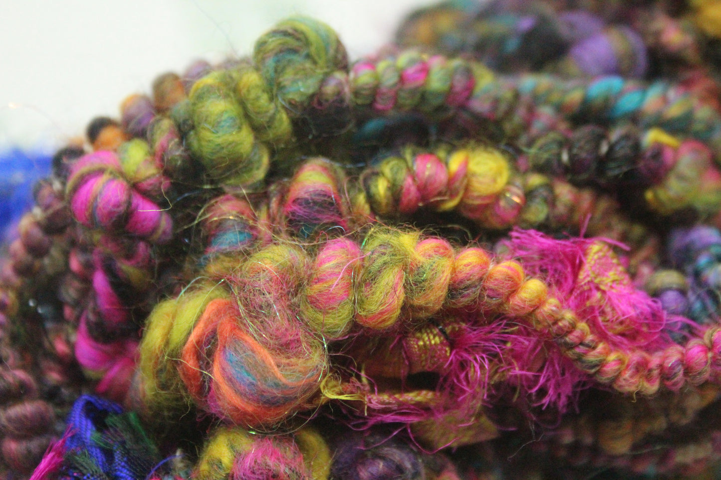 Art Batt - Blue - 177 grams / 6.2 oz - Wool for felting, spinning and weaving