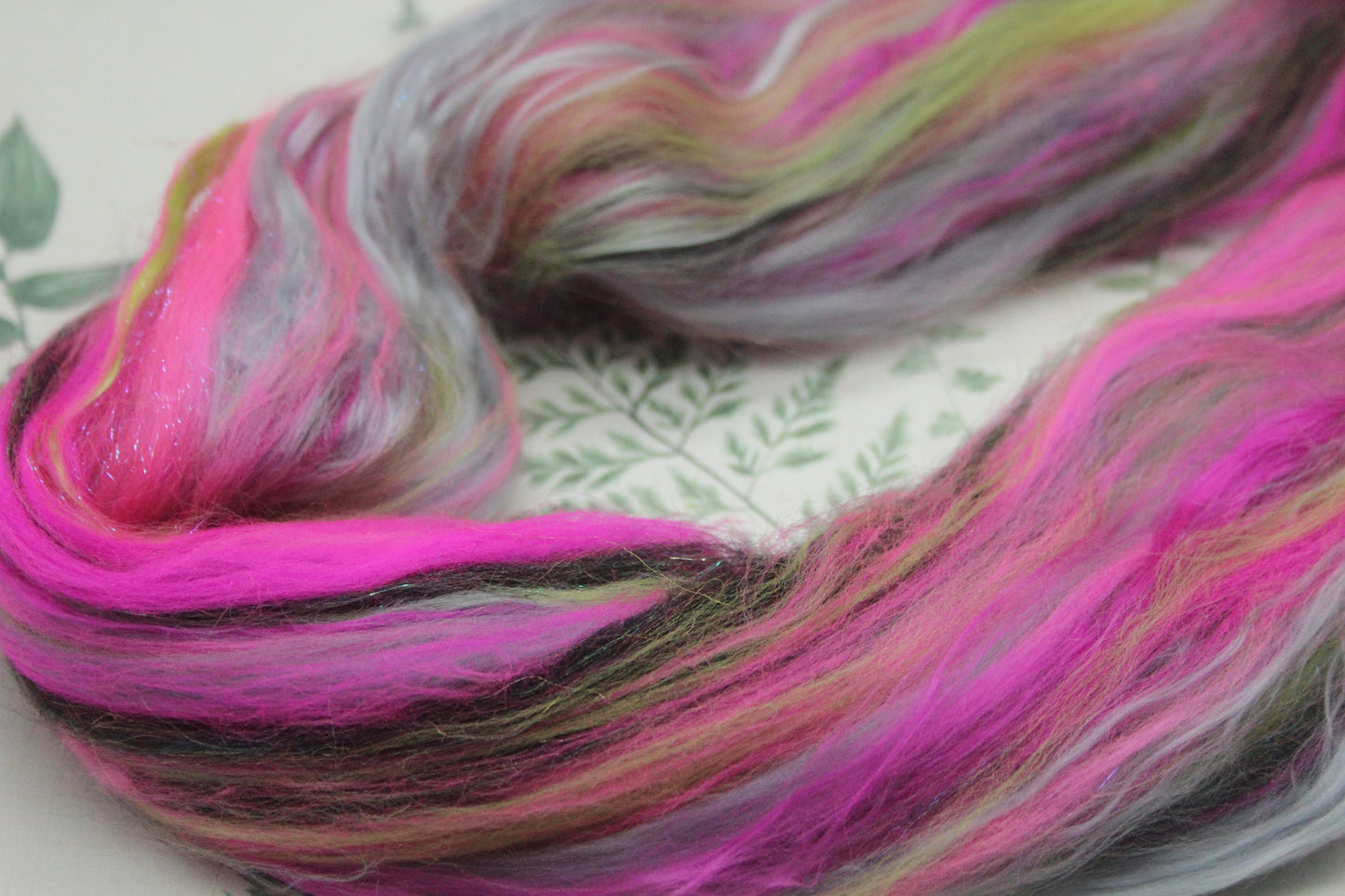 Art Batt - Pink Blue Purple - 164 grams / 5.7 oz - Wool for felting, spinning and weaving