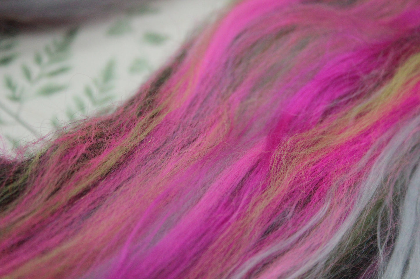 Art Batt - Pink Blue Purple - 164 grams / 5.7 oz - Wool for felting, spinning and weaving