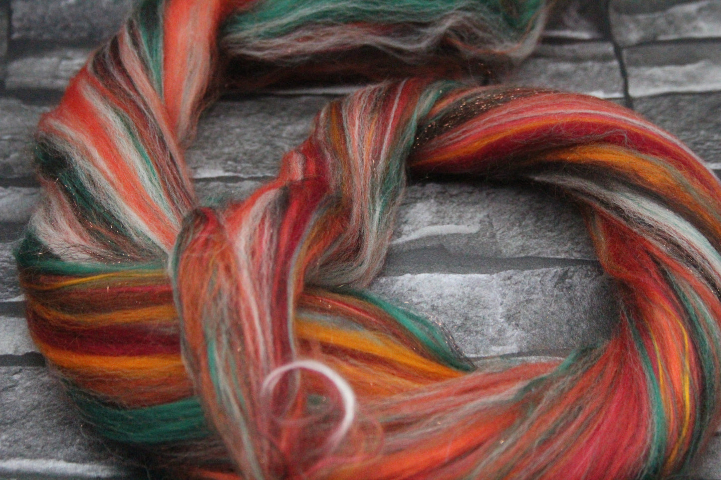Merino Wool Blend - Red Brown Green - 24 grams / 0.8 oz - Fibre for felting, spinning and weaving