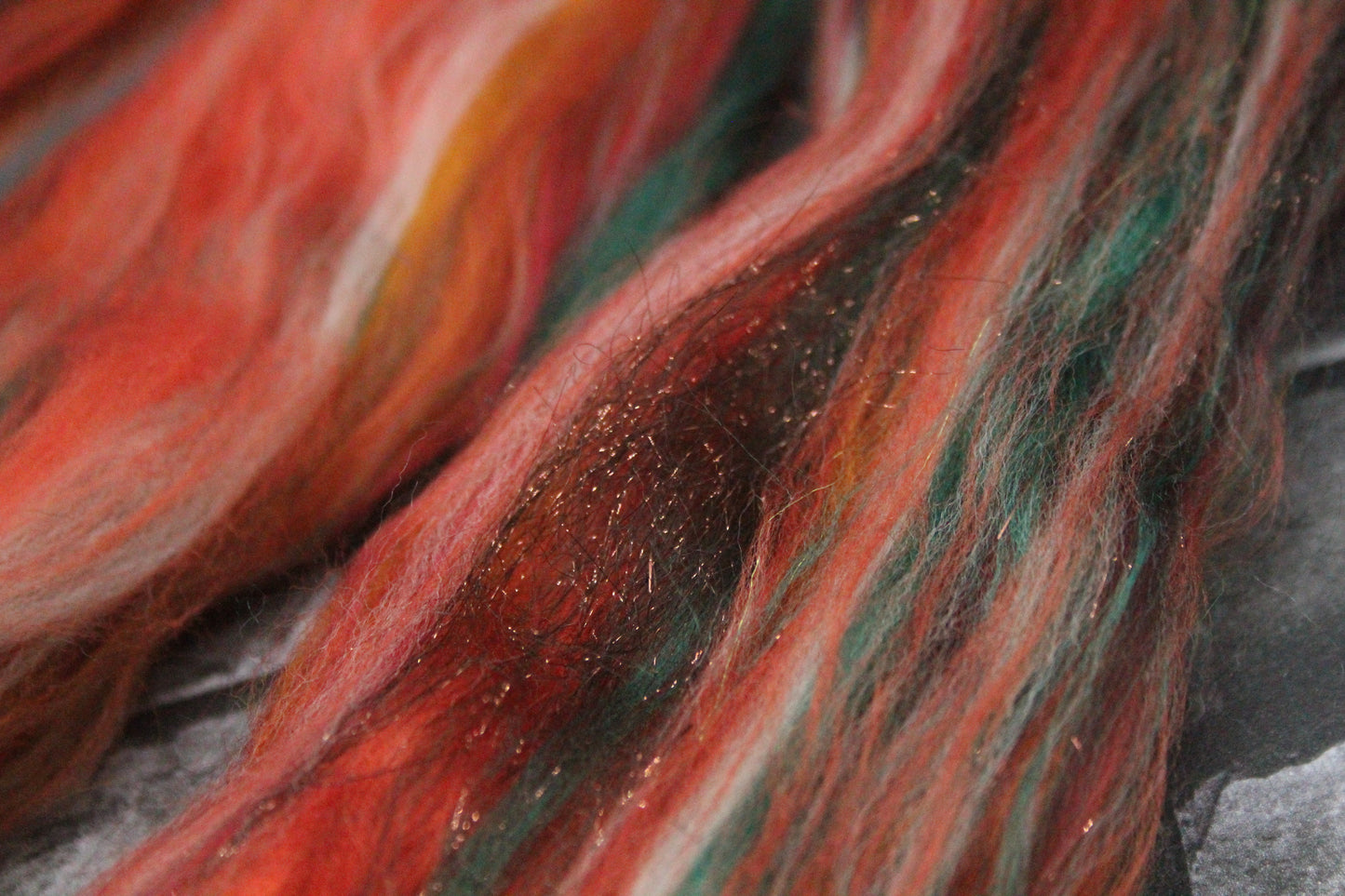 Merino Wool Blend - Red Brown Green - 24 grams / 0.8 oz - Fibre for felting, spinning and weaving