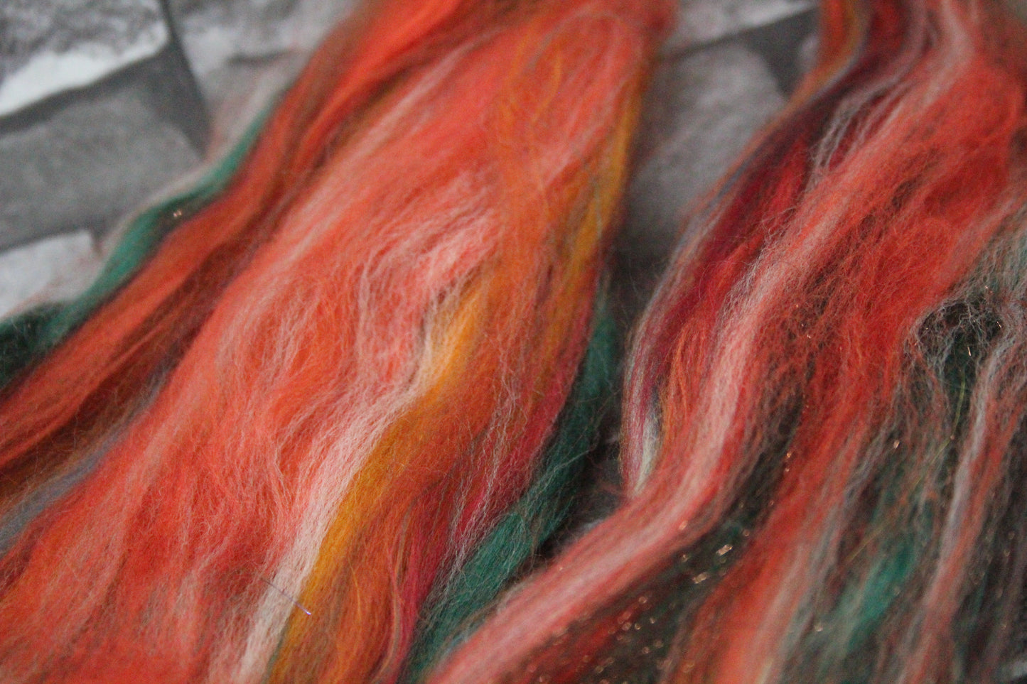 Merino Wool Blend - Red Brown Green - 24 grams / 0.8 oz - Fibre for felting, spinning and weaving