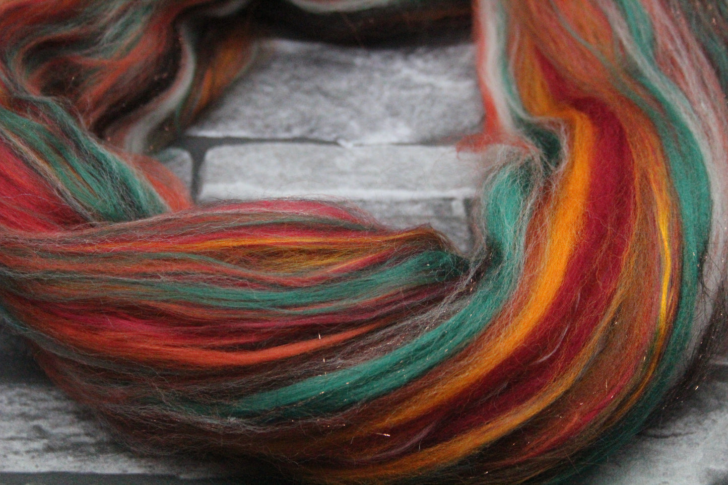 Merino Wool Blend - Red Brown Green - 24 grams / 0.8 oz - Fibre for felting, spinning and weaving
