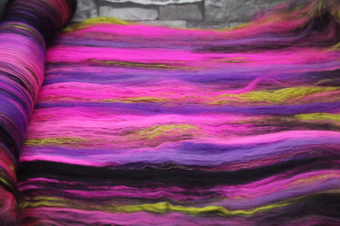 Merino Art Batt - Pink Black Purple - 114 grams 4 oz - Wool for felting, spinning and weaving