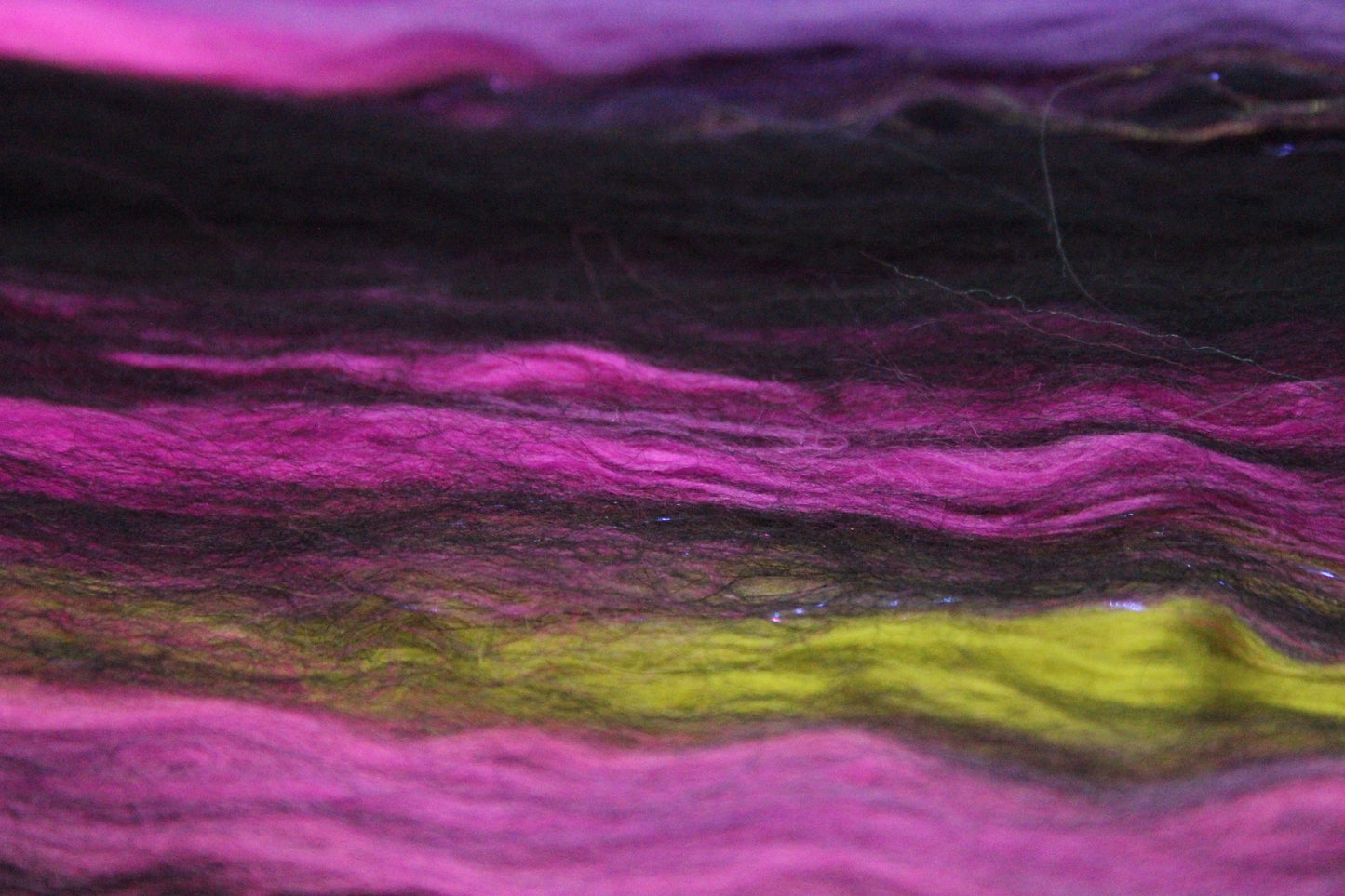Merino Art Batt - Pink Black Purple - 114 grams 4 oz - Wool for felting, spinning and weaving