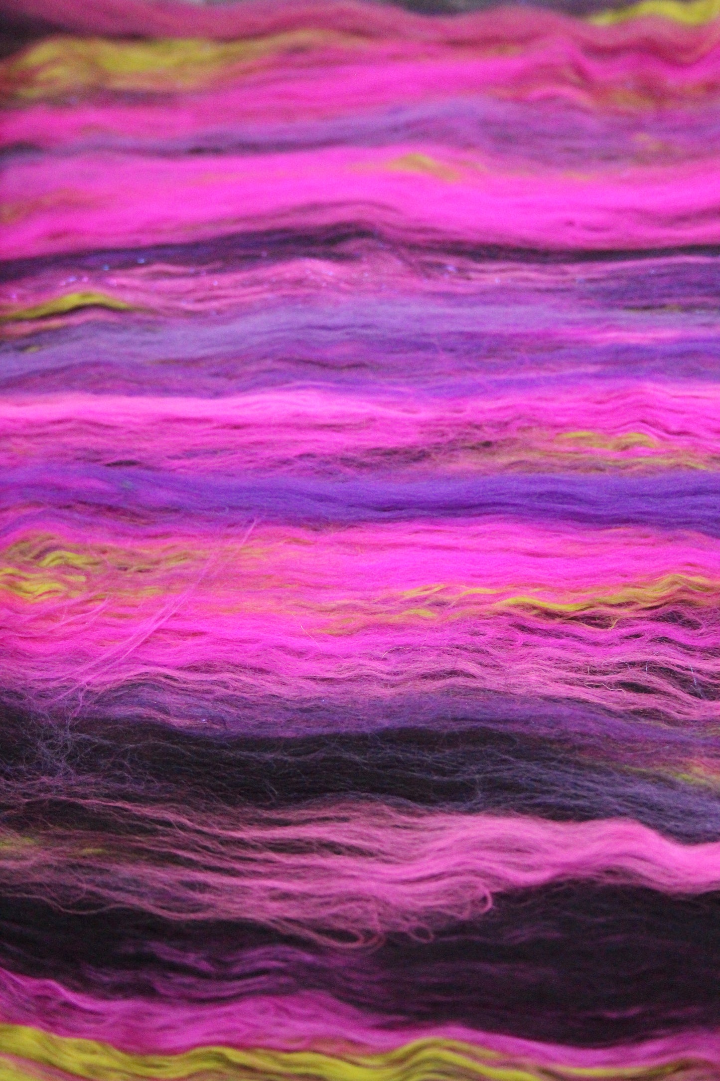 Merino Art Batt - Pink Black Purple - 114 grams 4 oz - Wool for felting, spinning and weaving
