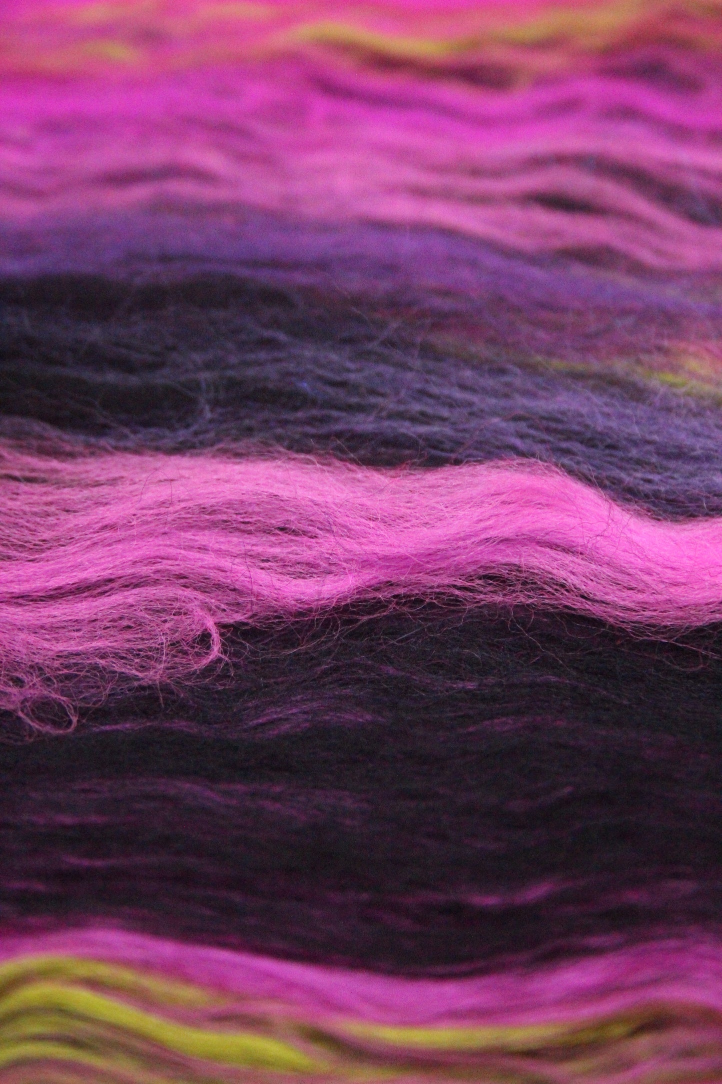 Merino Art Batt - Pink Black Purple - 114 grams 4 oz - Wool for felting, spinning and weaving