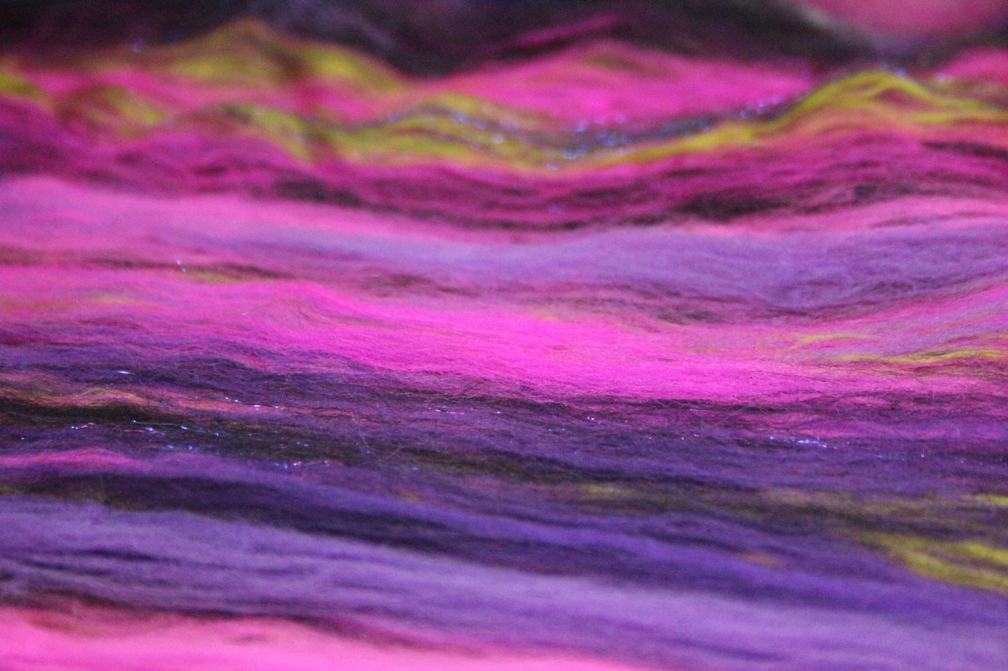 Merino Art Batt - Pink Black Purple - 114 grams 4 oz - Wool for felting, spinning and weaving