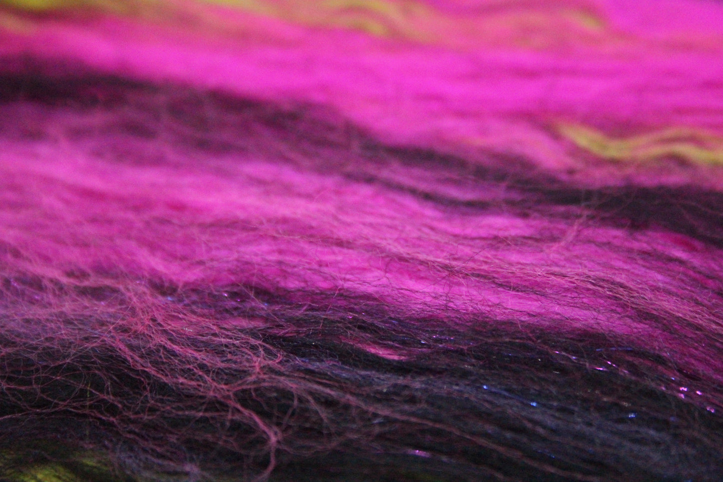 Merino Art Batt - Pink Black Purple - 114 grams 4 oz - Wool for felting, spinning and weaving