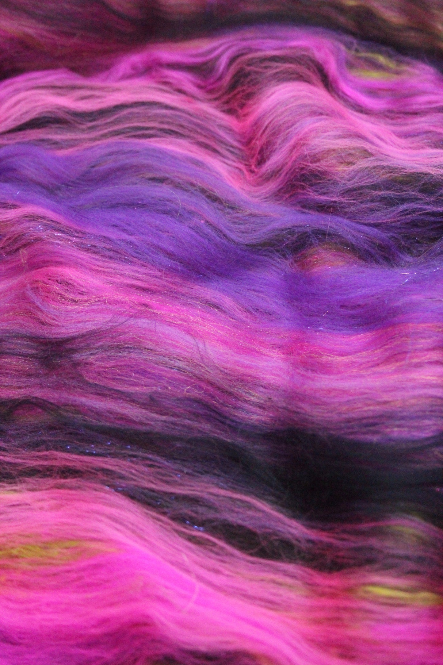 Merino Art Batt - Pink Black Purple - 114 grams 4 oz - Wool for felting, spinning and weaving