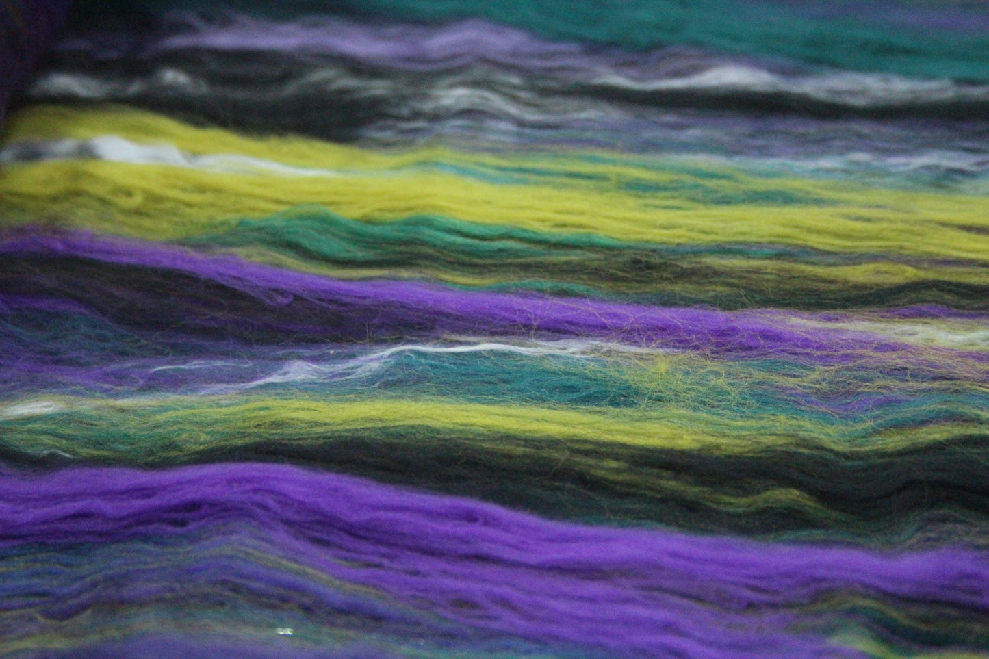 Supersoft Merino Art Batt - Black Purple Green - 91 grams 3.2 oz - Wool for felting, spinning and weaving