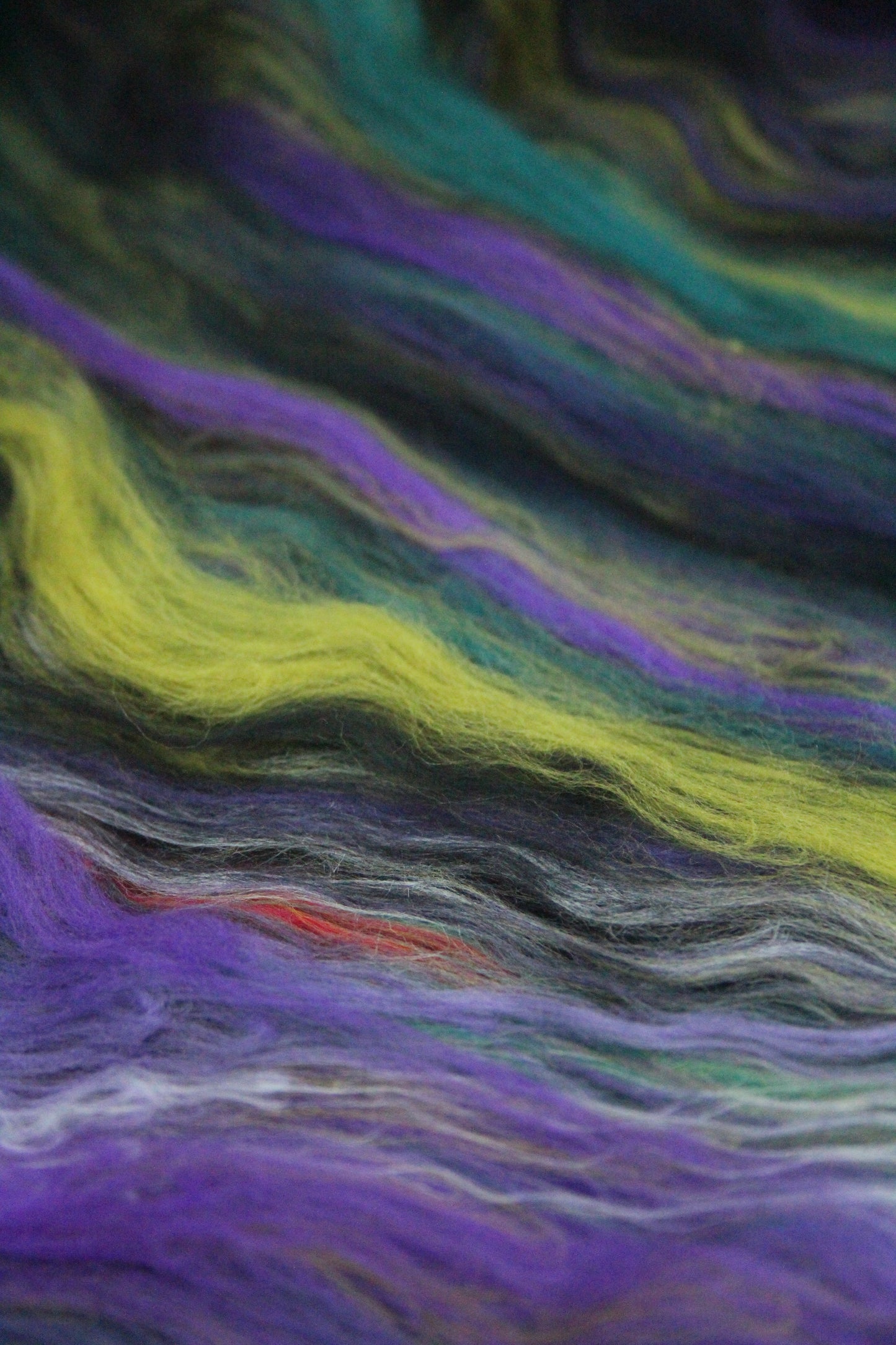 Supersoft Merino Art Batt - Black Purple Green - 91 grams 3.2 oz - Wool for felting, spinning and weaving