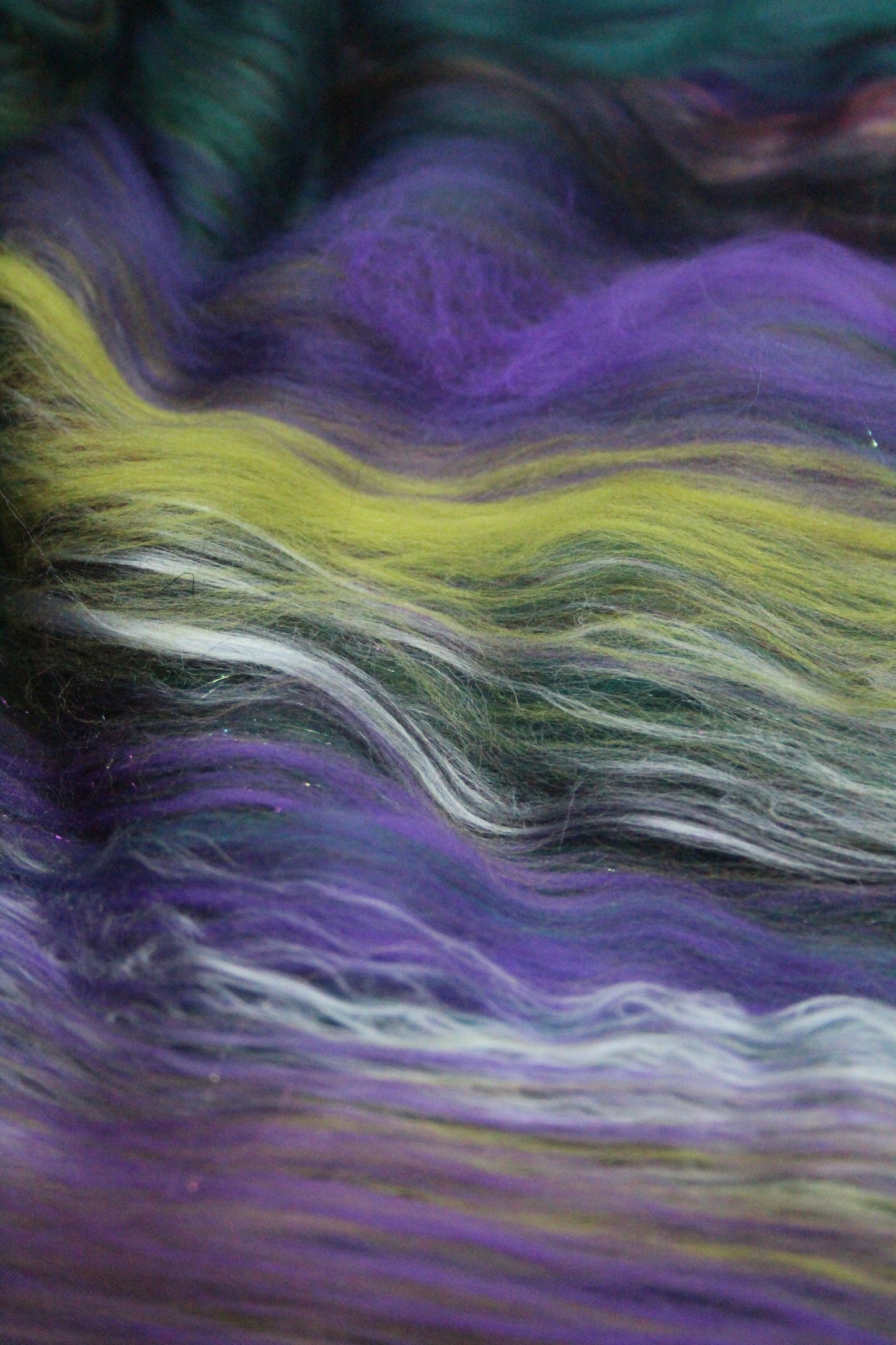 Supersoft Merino Art Batt - Black Purple Green - 91 grams 3.2 oz - Wool for felting, spinning and weaving