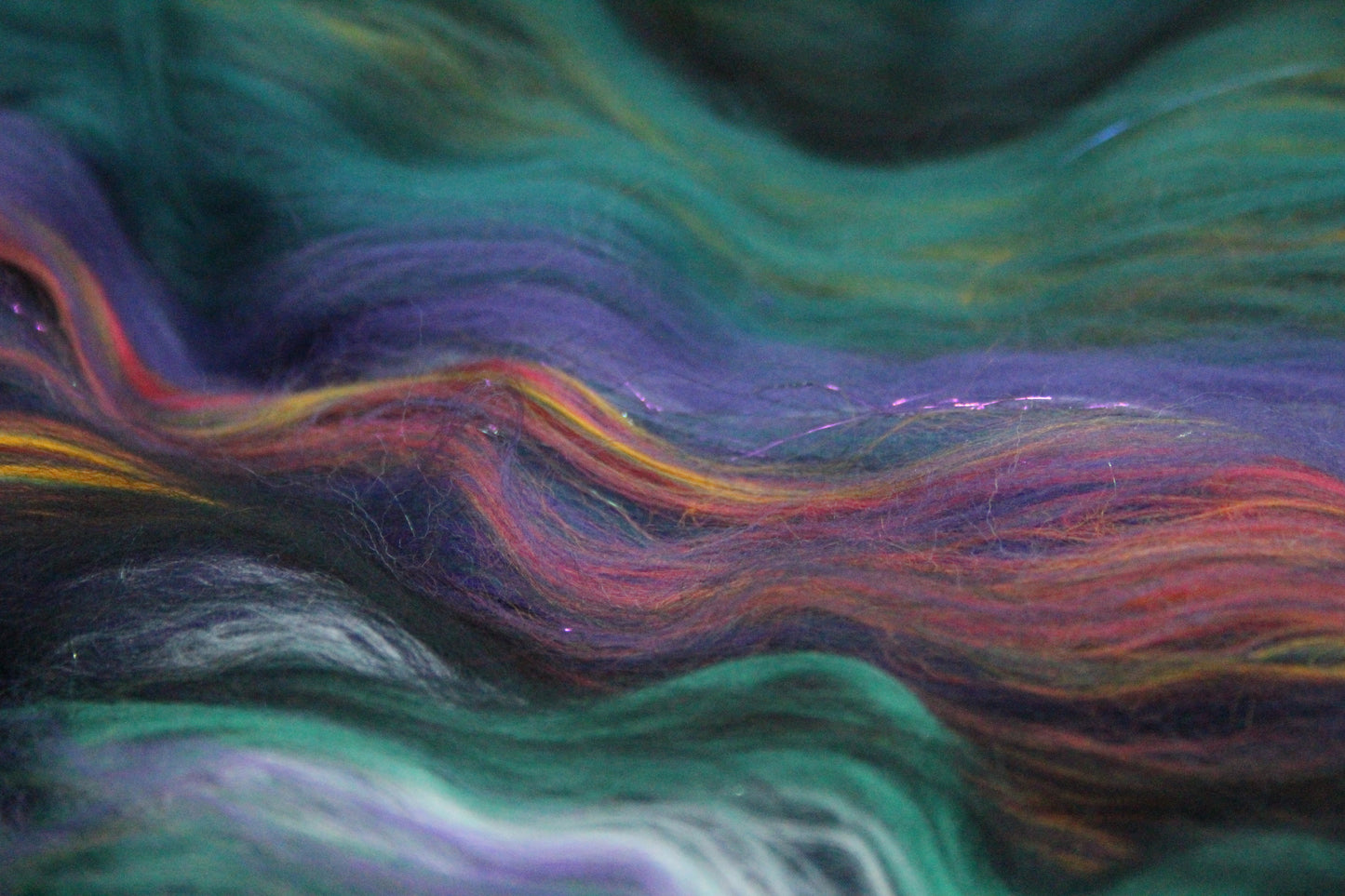Supersoft Merino Art Batt - Black Purple Green - 91 grams 3.2 oz - Wool for felting, spinning and weaving