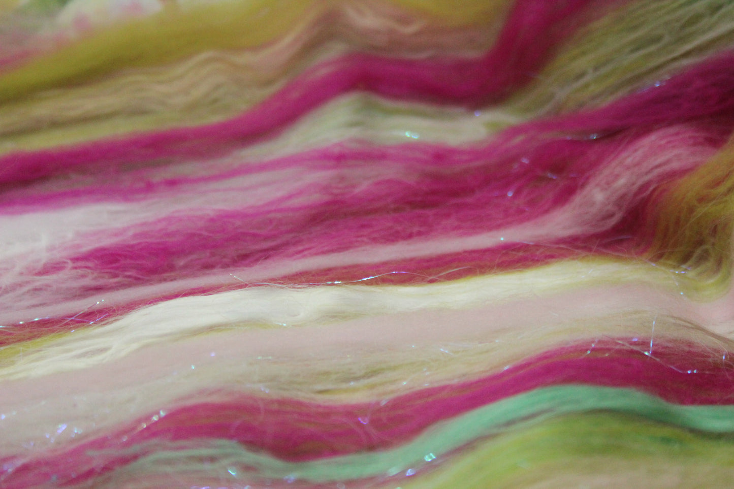 Supersoft Merino Art Batt - Pink Green - 66 grams 2.3 oz - Wool for felting, spinning and weaving