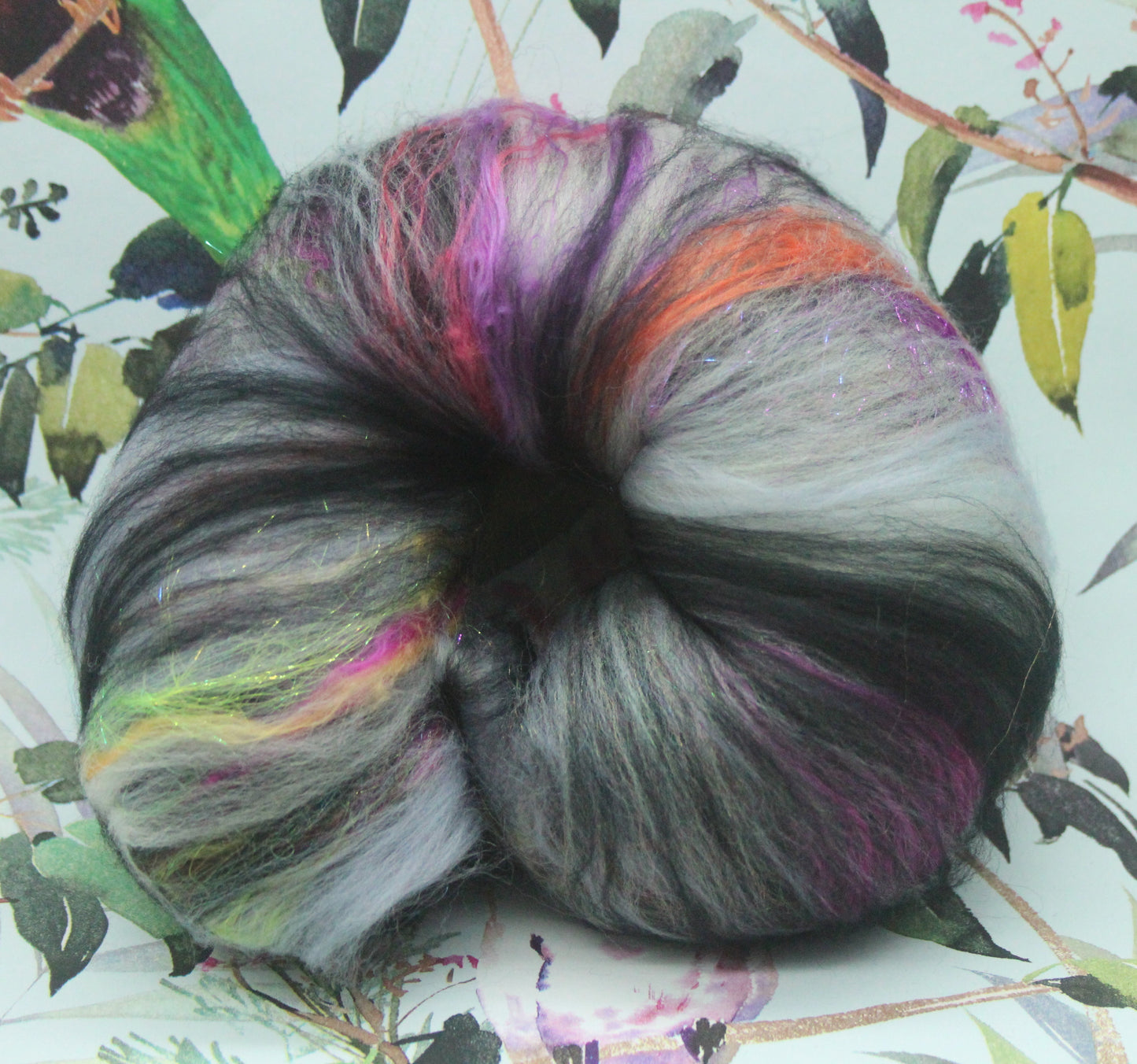 Merino Art Batt - White Grey Black - 84 grams 2.9 oz - Wool for felting, spinning and weaving