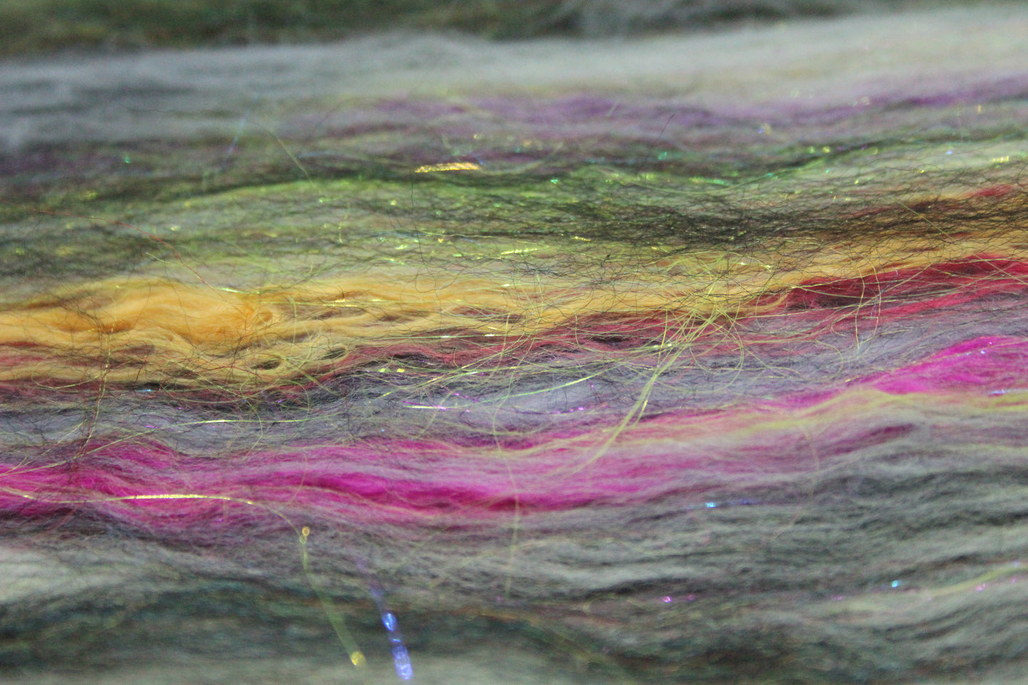 Merino Art Batt - White Grey Black - 84 grams 2.9 oz - Wool for felting, spinning and weaving