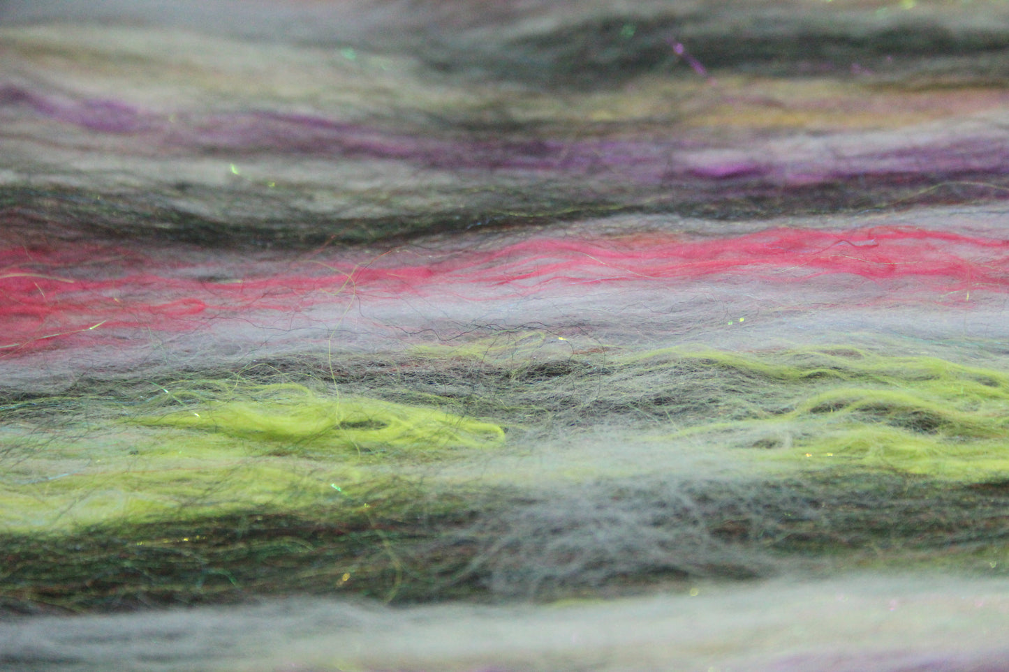 Merino Art Batt - White Grey Black - 84 grams 2.9 oz - Wool for felting, spinning and weaving