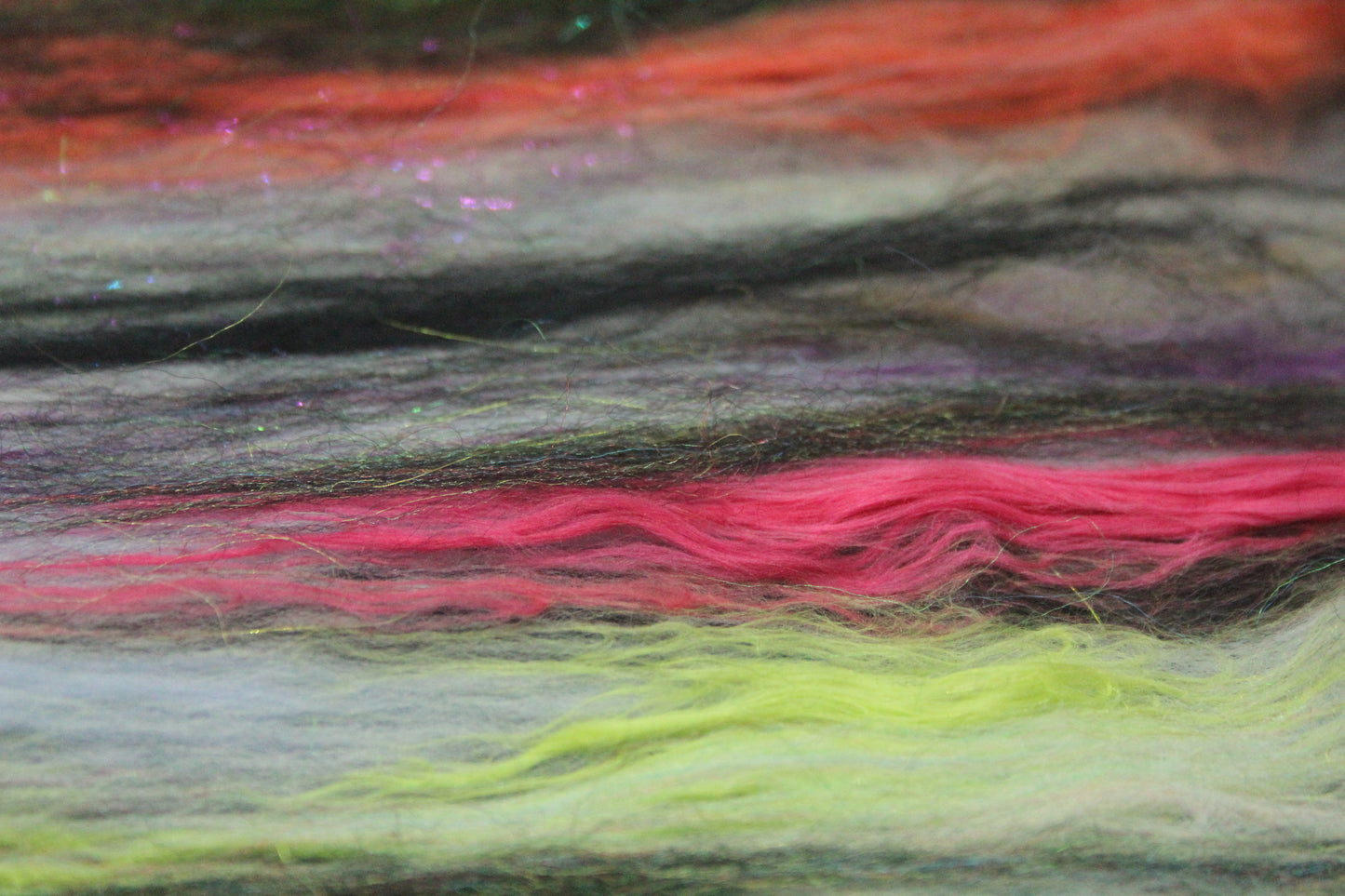 Merino Art Batt - White Grey Black - 84 grams 2.9 oz - Wool for felting, spinning and weaving