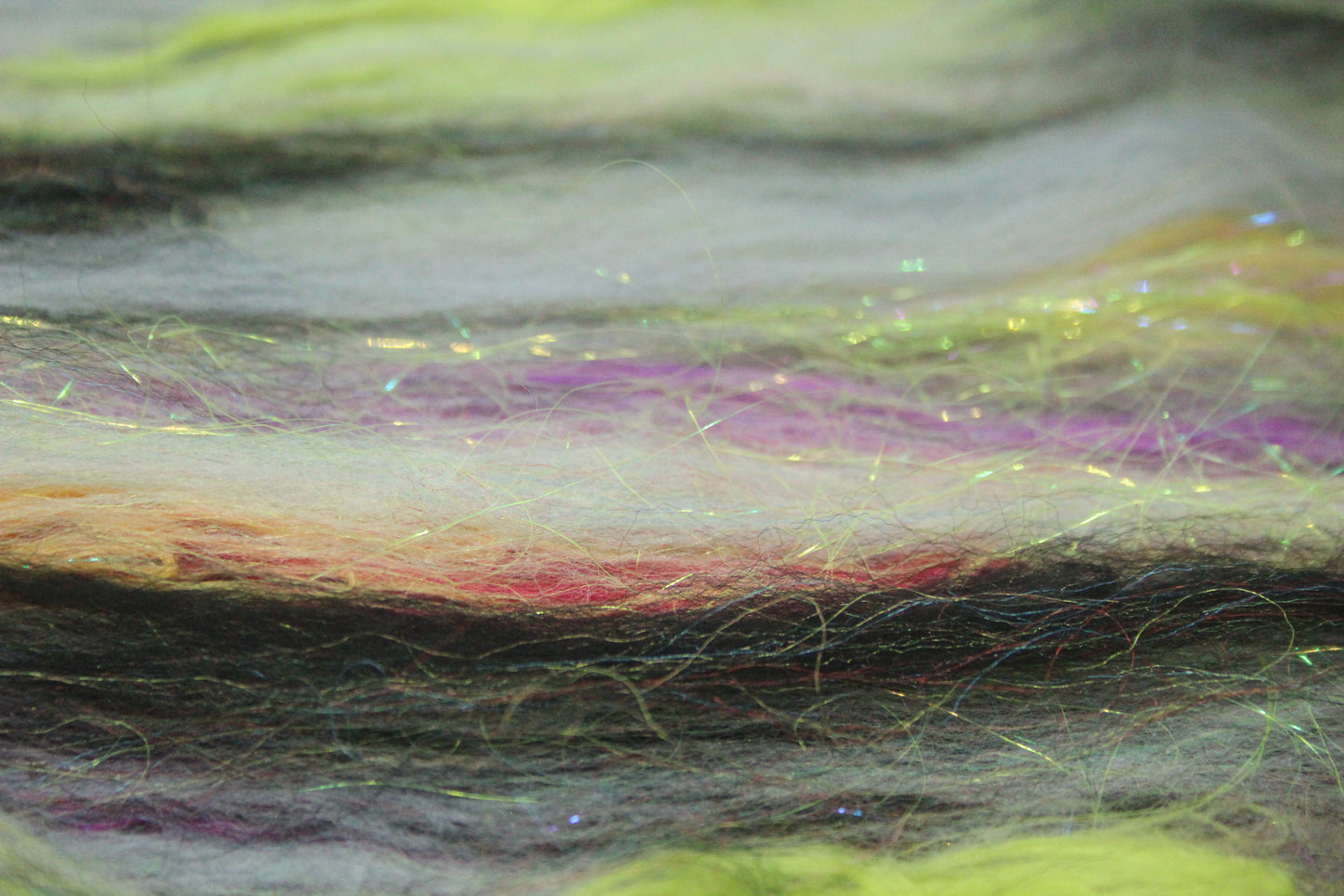 Merino Art Batt - White Grey Black - 84 grams 2.9 oz - Wool for felting, spinning and weaving