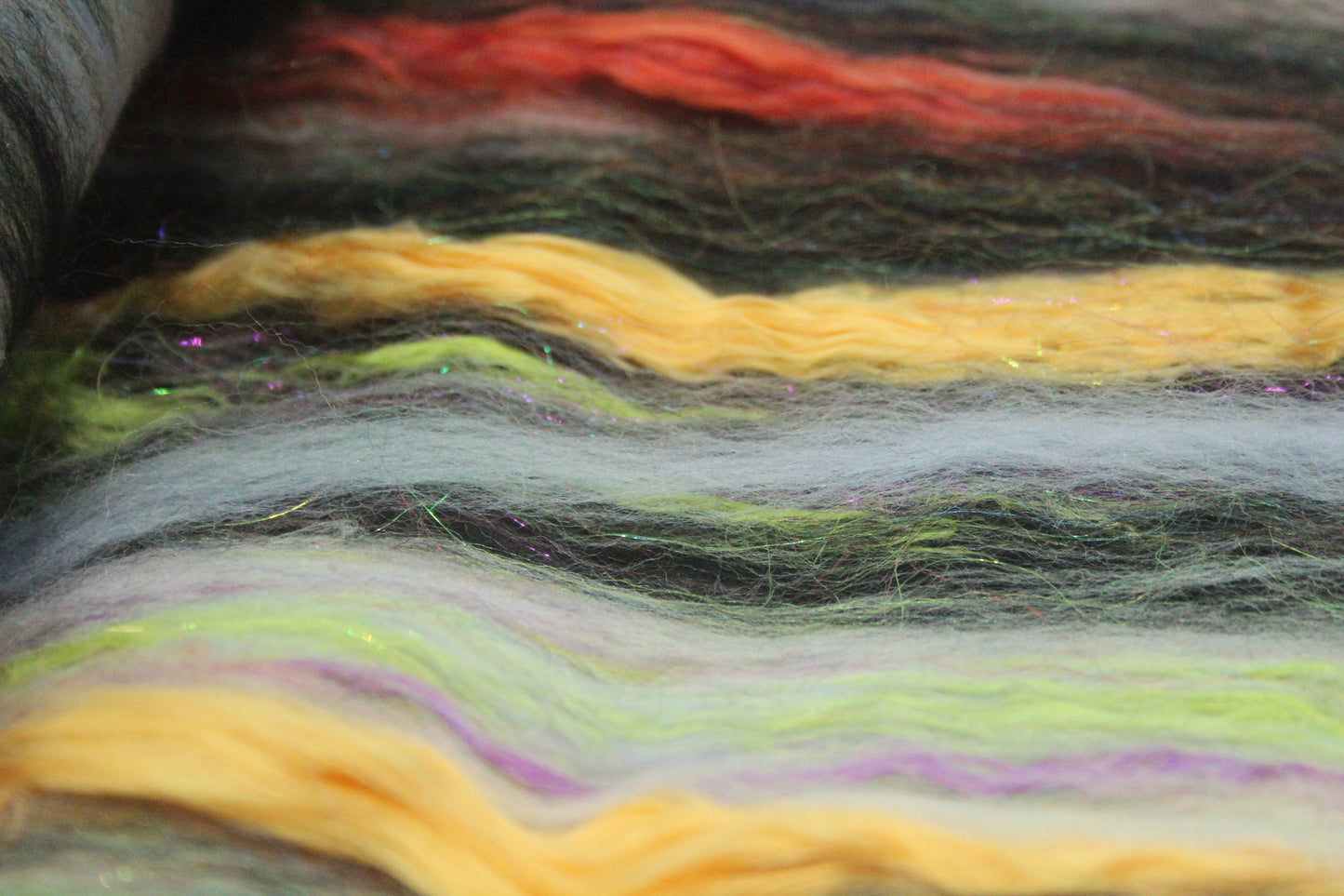 Merino Art Batt - White Grey Black - 84 grams 2.9 oz - Wool for felting, spinning and weaving