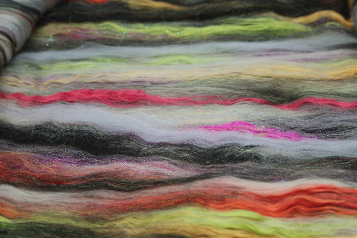 Merino Art Batt - White Grey Black - 84 grams 2.9 oz - Wool for felting, spinning and weaving