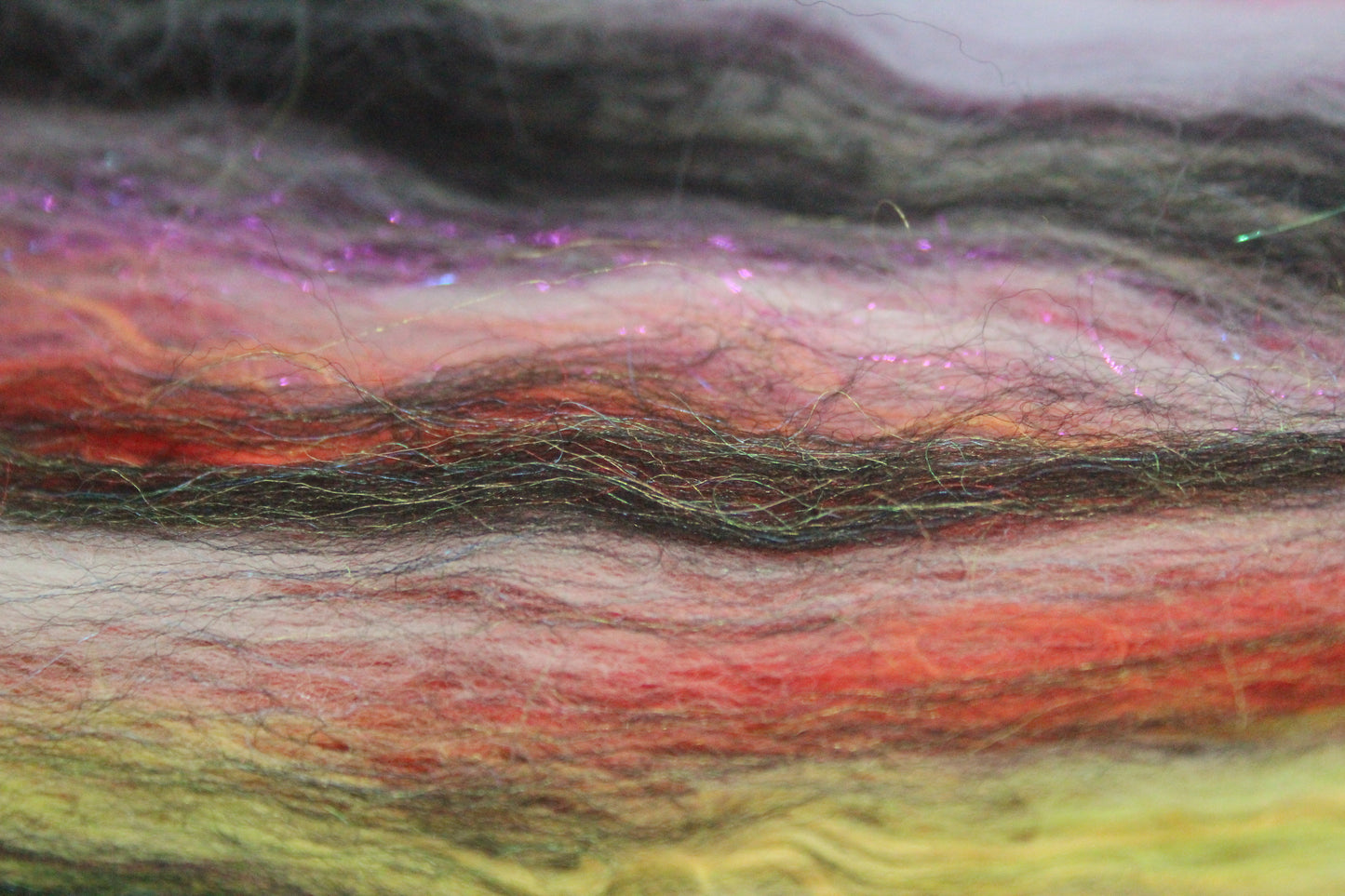 Merino Art Batt - White Grey Black - 84 grams 2.9 oz - Wool for felting, spinning and weaving
