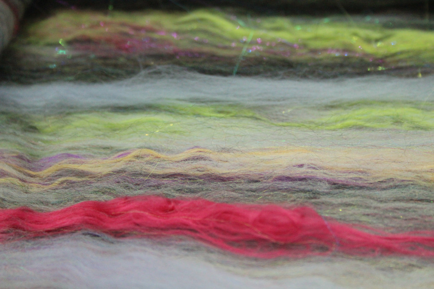 Merino Art Batt - White Grey Black - 84 grams 2.9 oz - Wool for felting, spinning and weaving